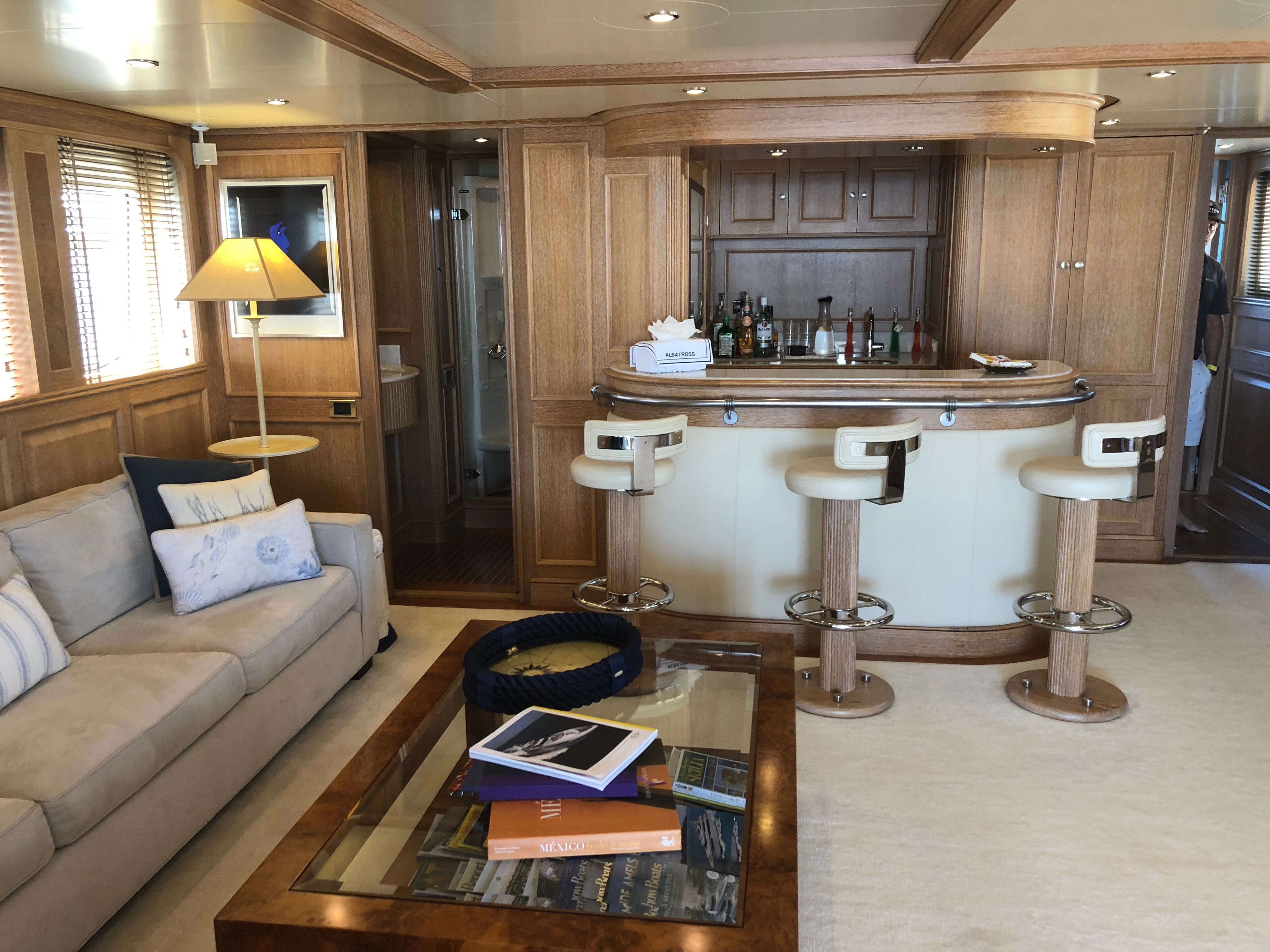 2004 Benetti Cockpit - 14