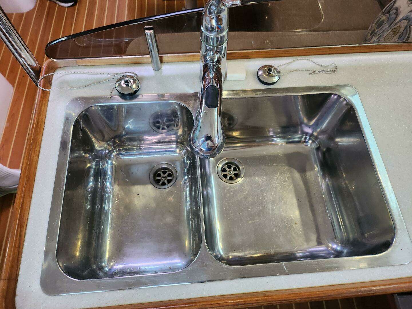 2012 Catalina 355 - Image 43
