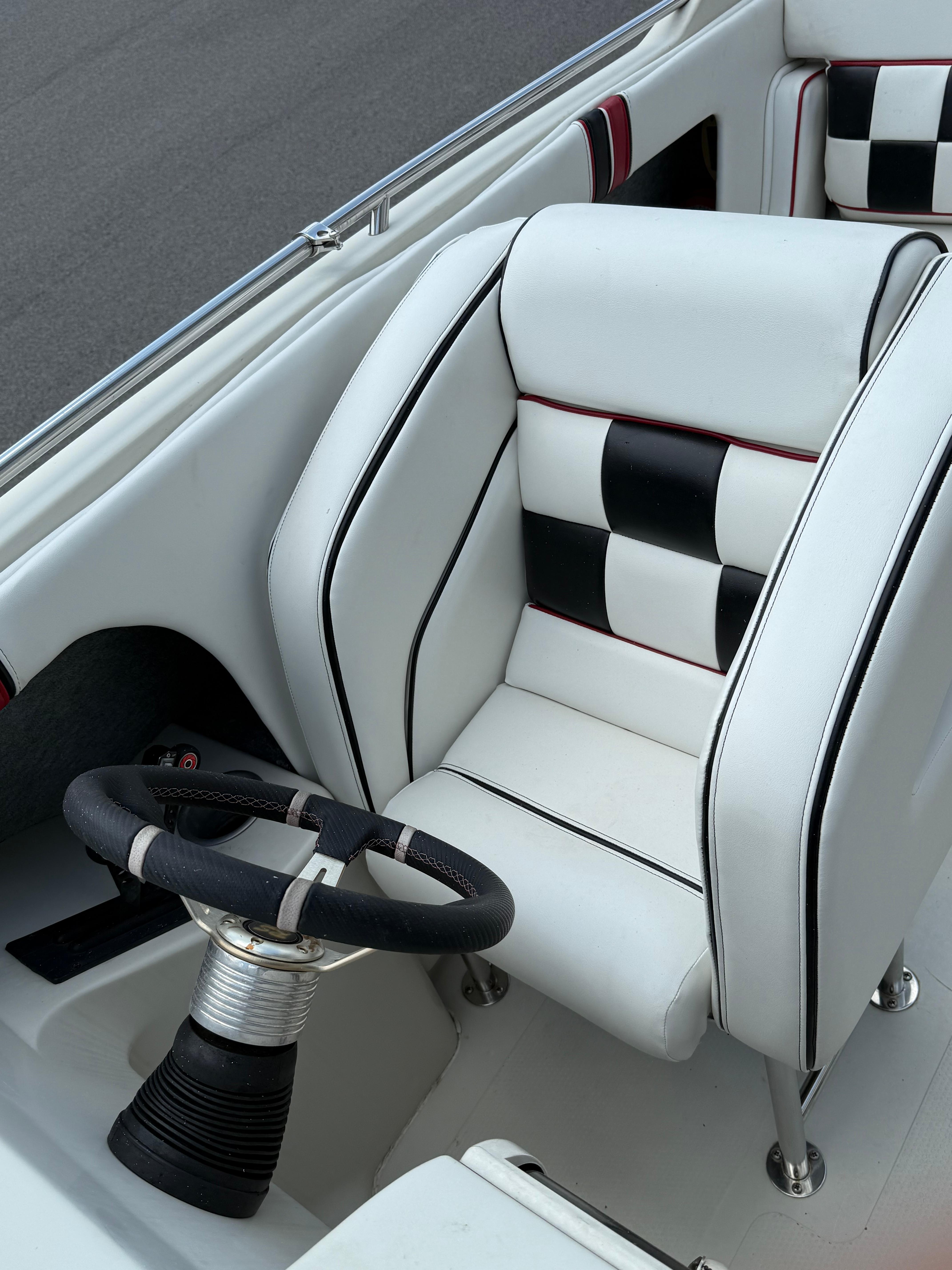 2002 Advantage Citation 25 - 7