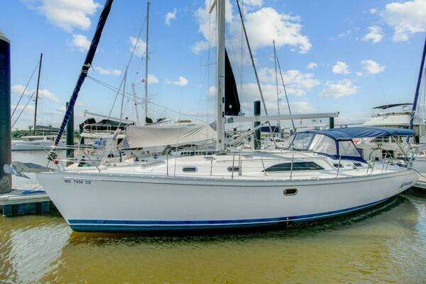 2011 Catalina 445
