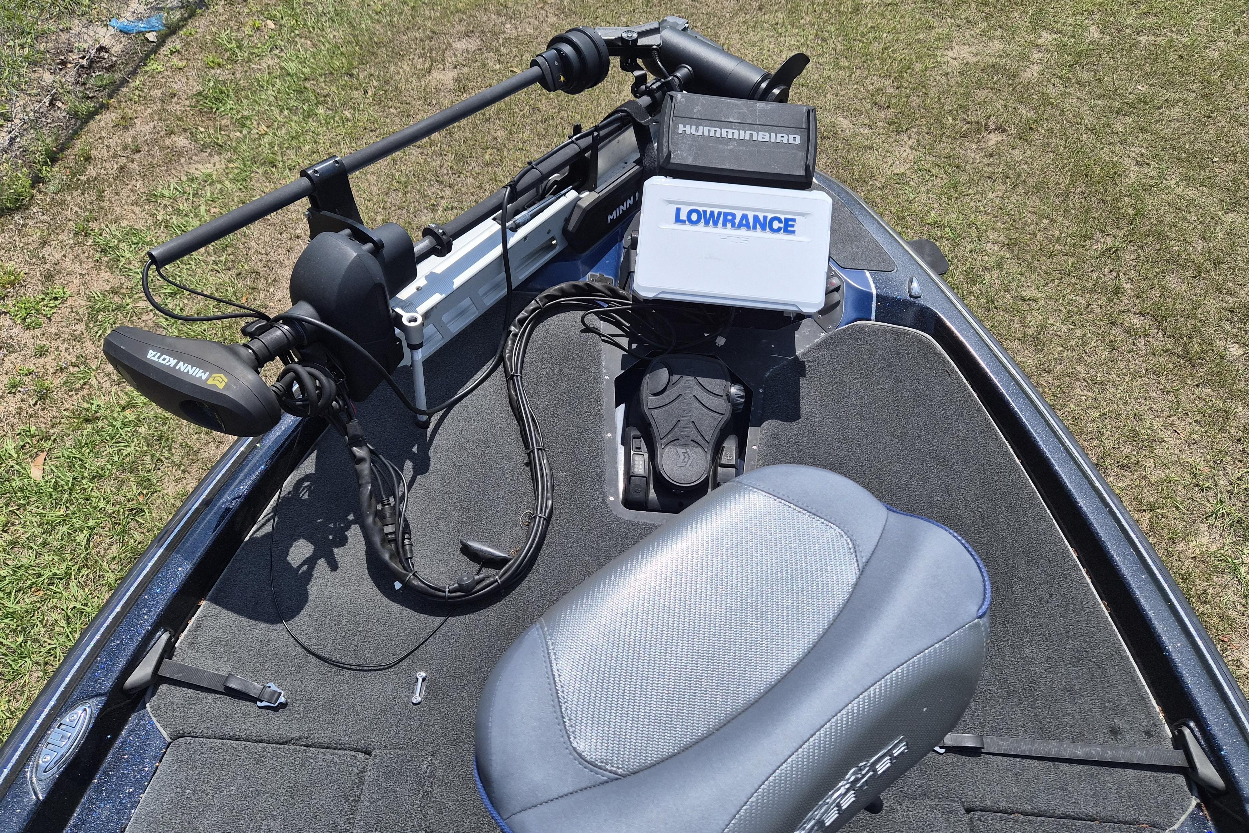2021 Skeeter ZXR20 boat deck with Minn Kota trolling motor and Lowrance electronics.