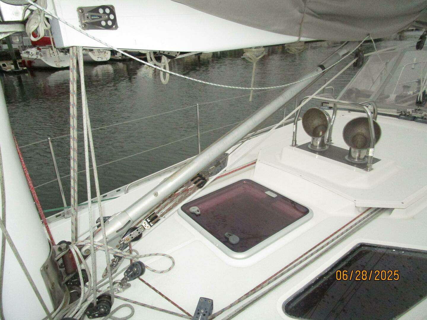 1995 Freedom 40/40 - Image 17