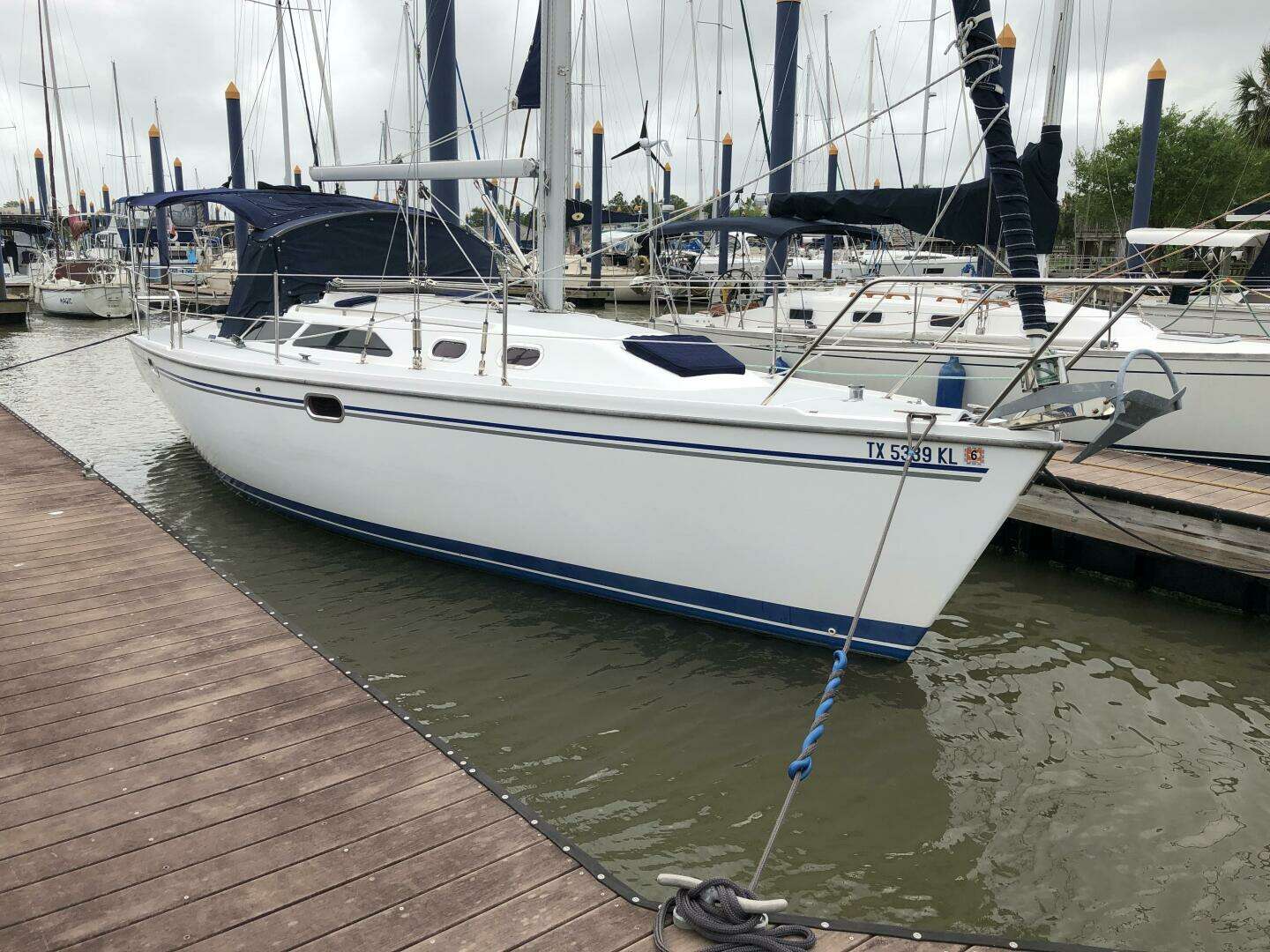2005 Catalina 320 - Image 2