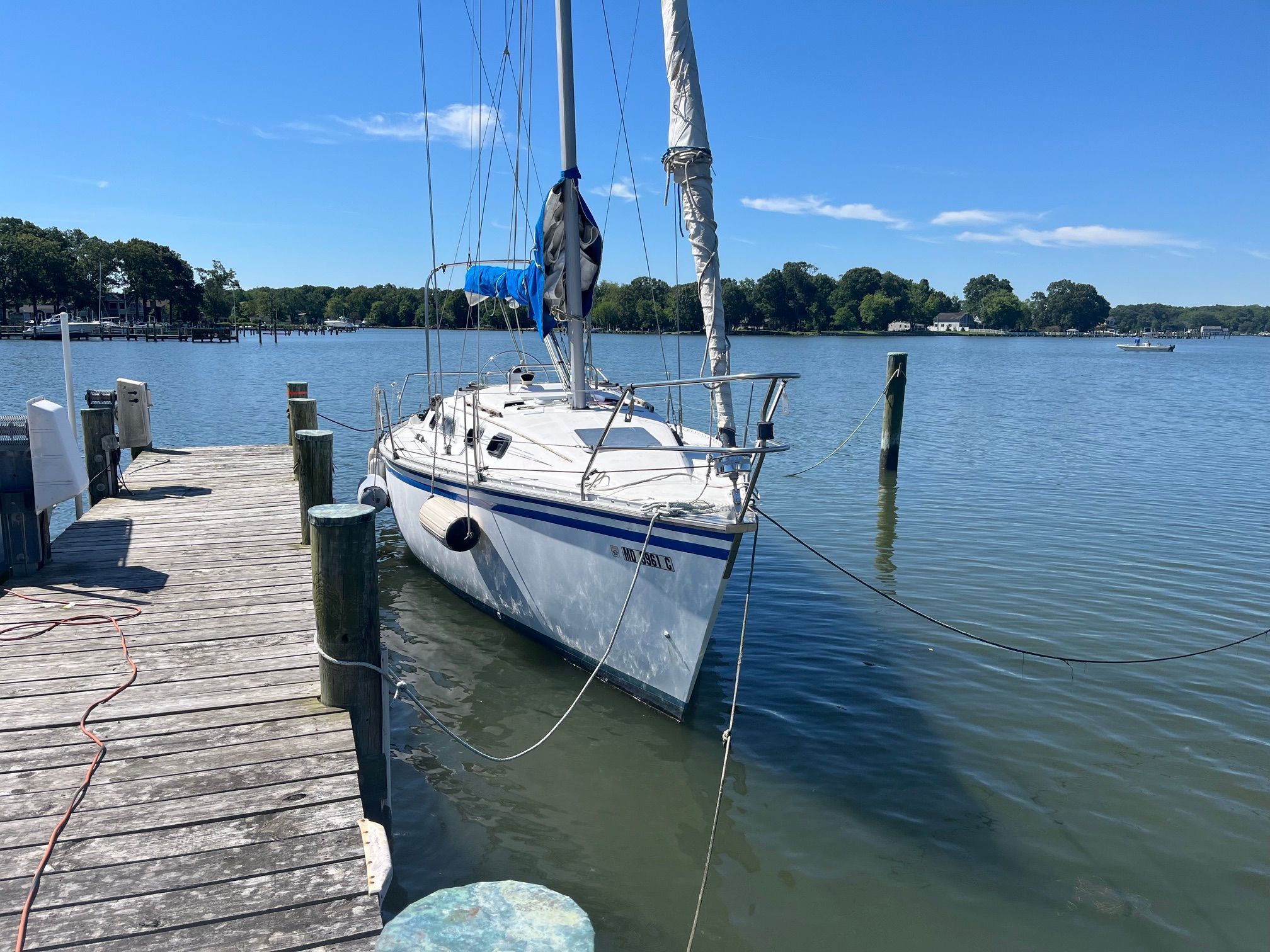 1985 Hunter 30