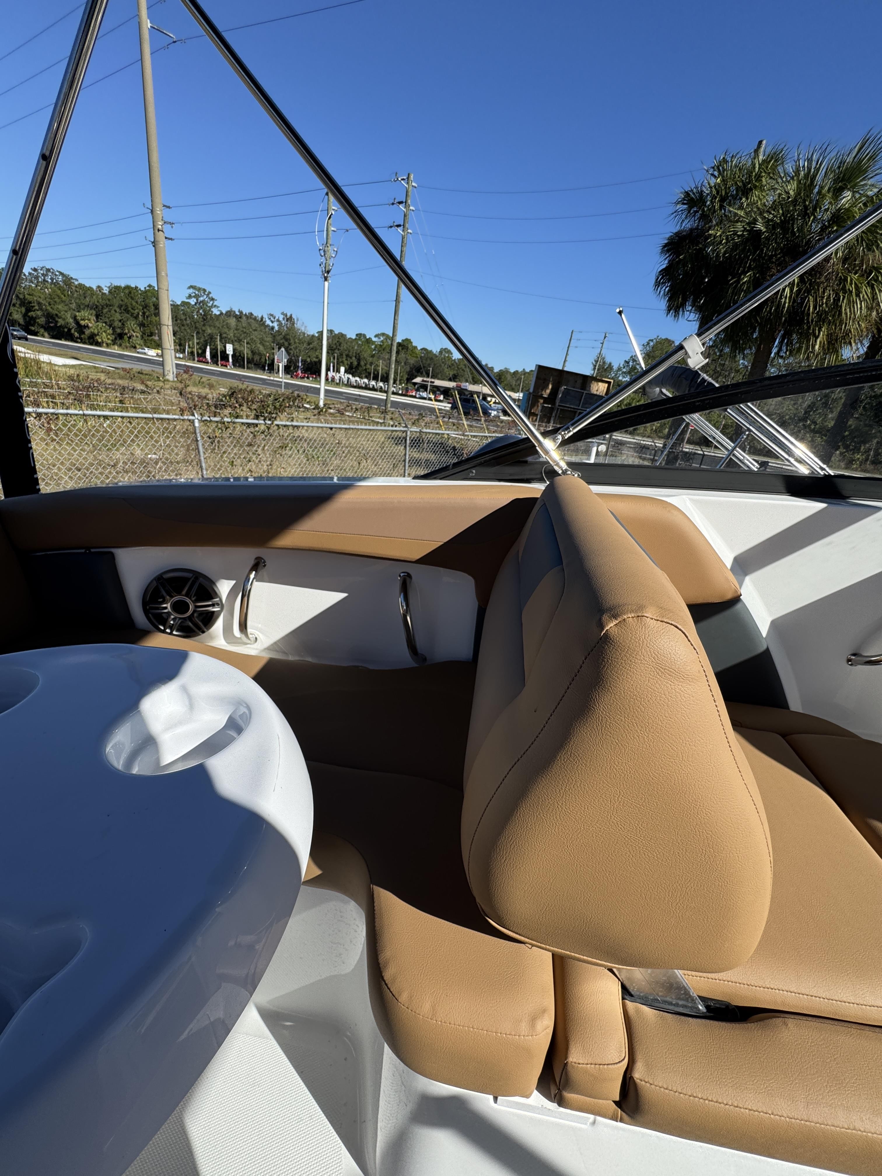 2026 Hurricane SunDeck OB SD 2050 OB - 17