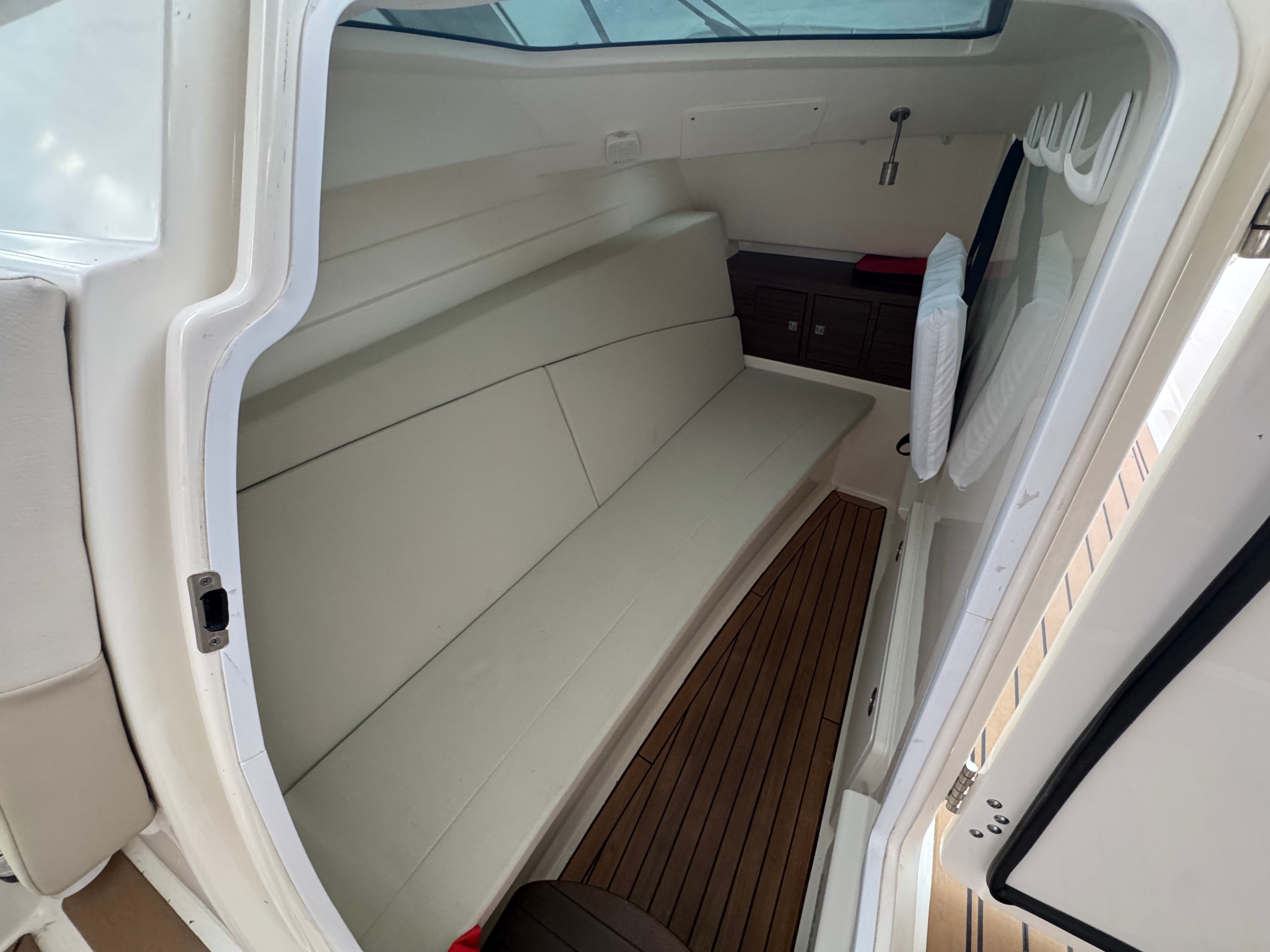 2020 Boston Whaler 320 Vantage - 6