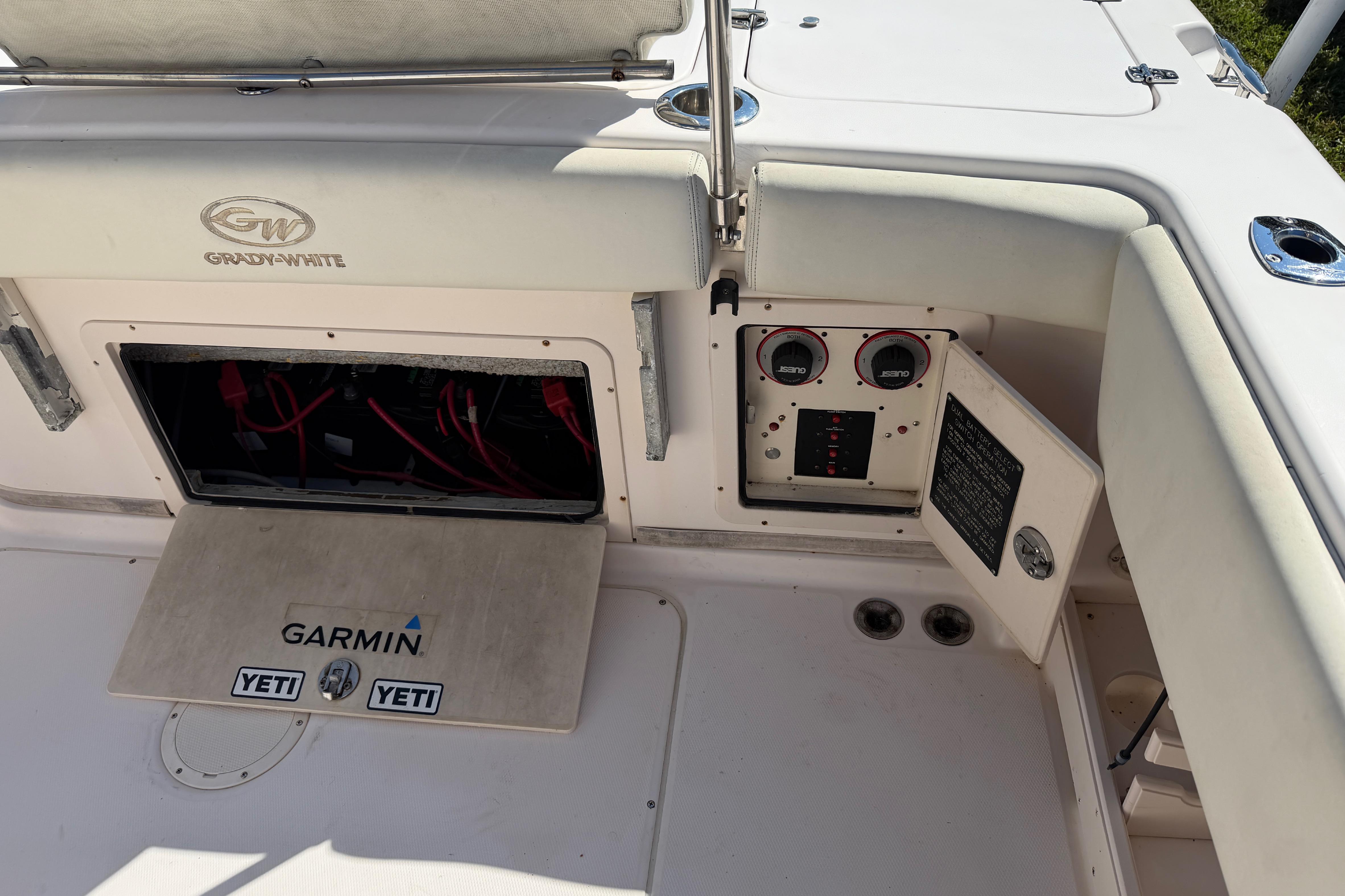 2006 Grady-White Sailfish 282 boat interior with Garmin and Yeti accessories.