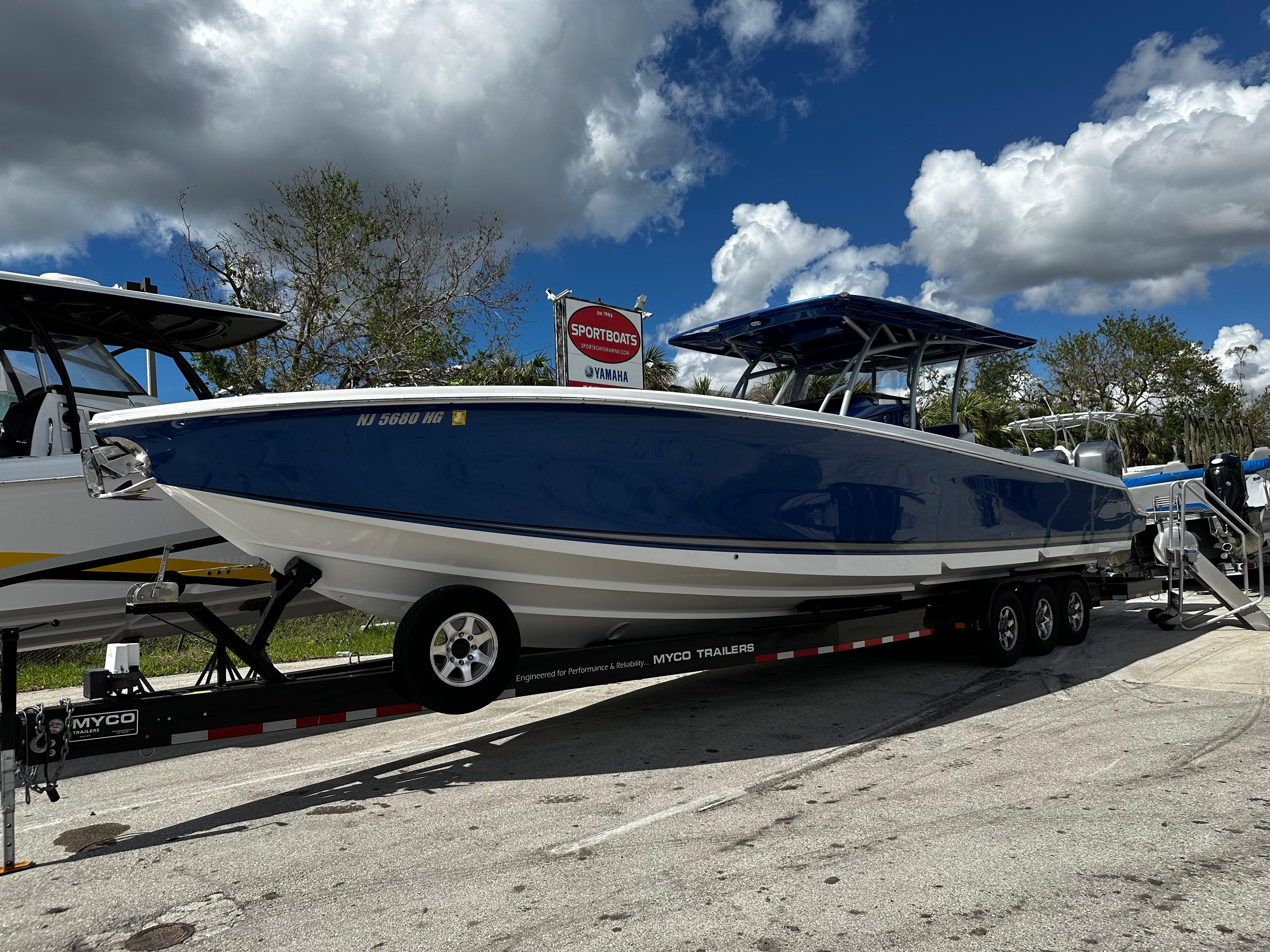 2017 Nor-Tech 390 Center Console