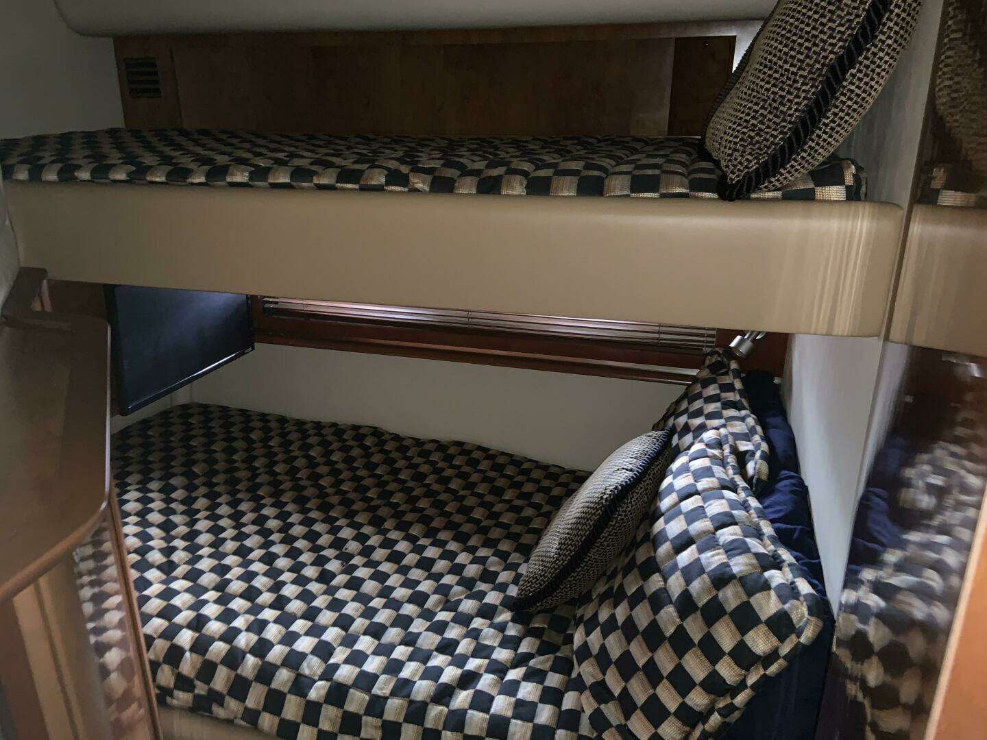 2005 Sea Ray 500 Sundancer - Image 31