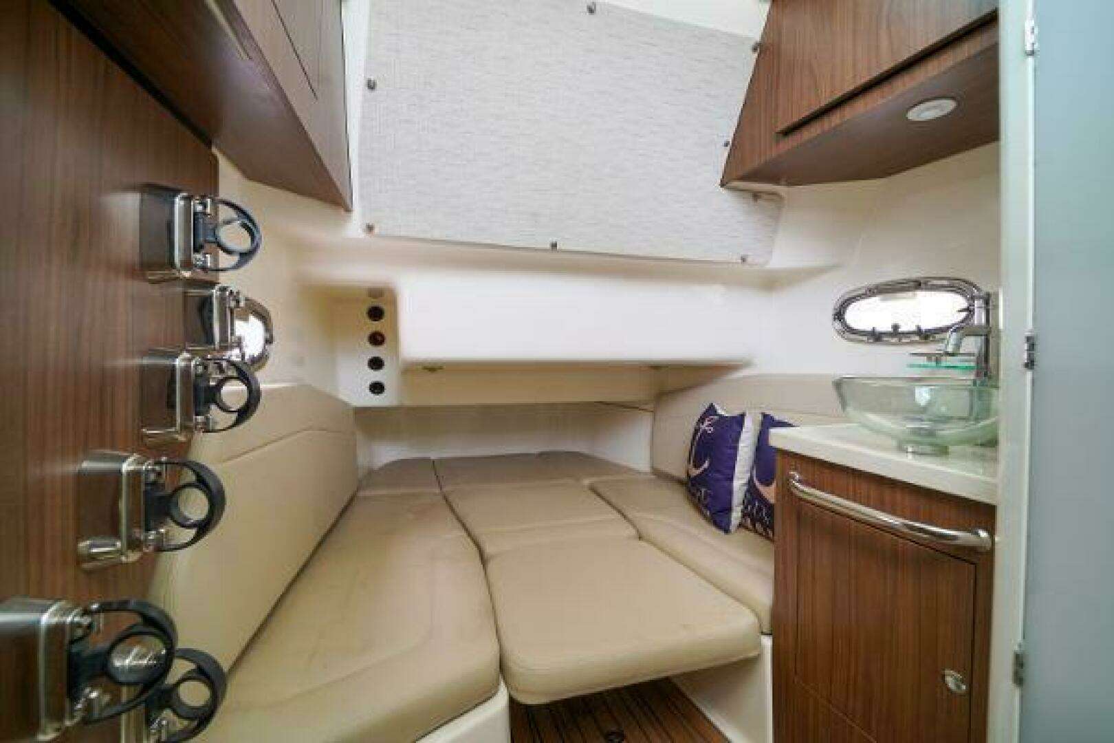2018 Boston Whaler 380 Outrage - Image 33