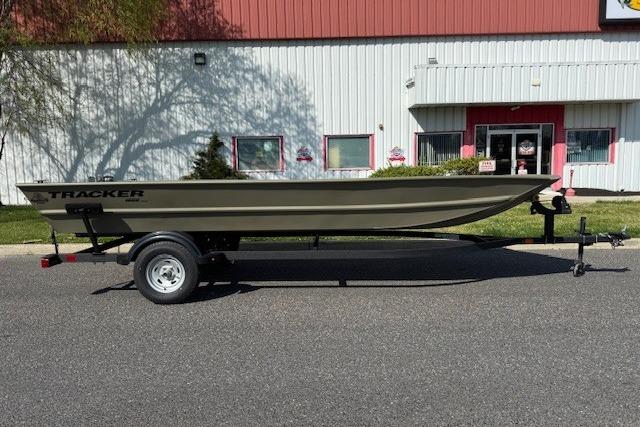 2026 Tracker Grizzly 1860 Utility
