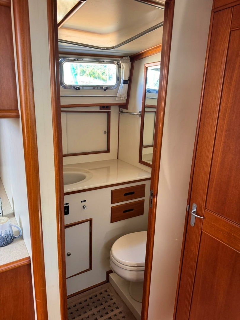 1999 Grand Banks Yachts — - Image 24