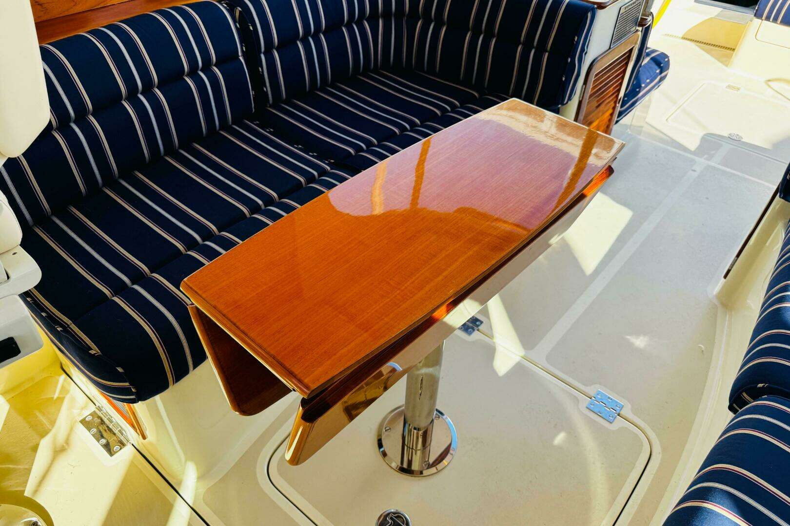 2012 Hinckley Picnic Boat MKIII - Image 40