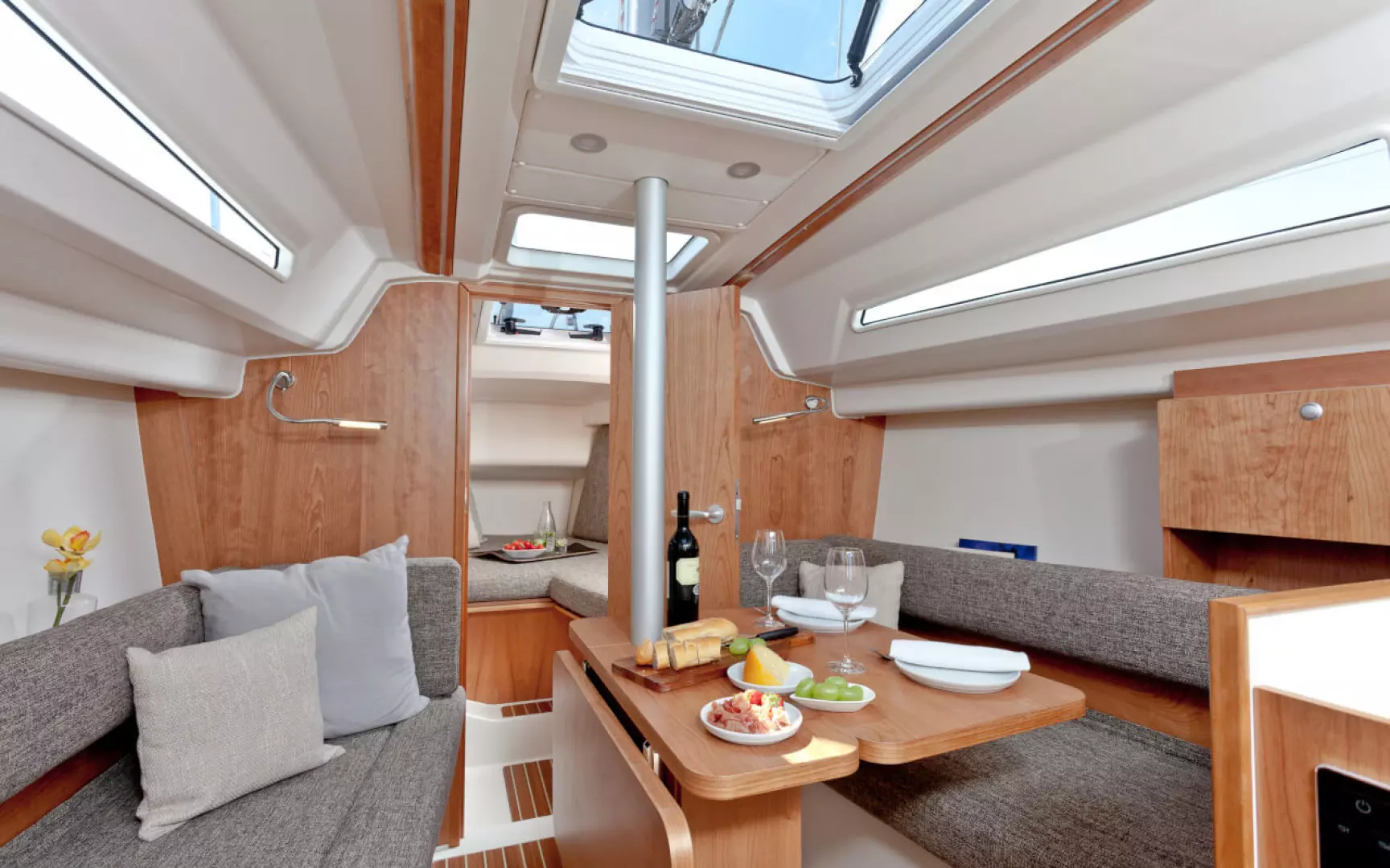 2025 Hanse 315 - Image 30