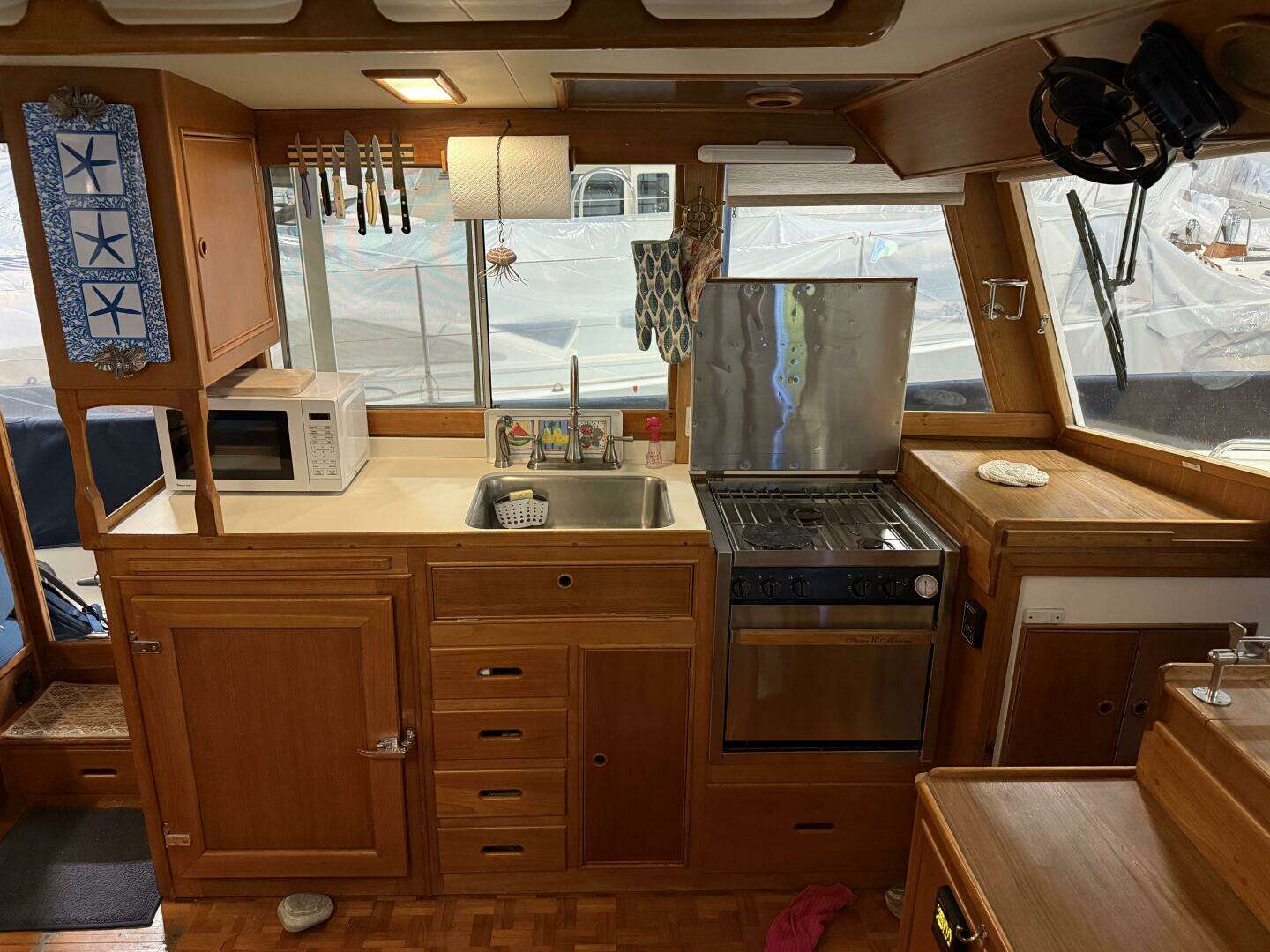 1991 Grand Banks 42 Classic - Image 3