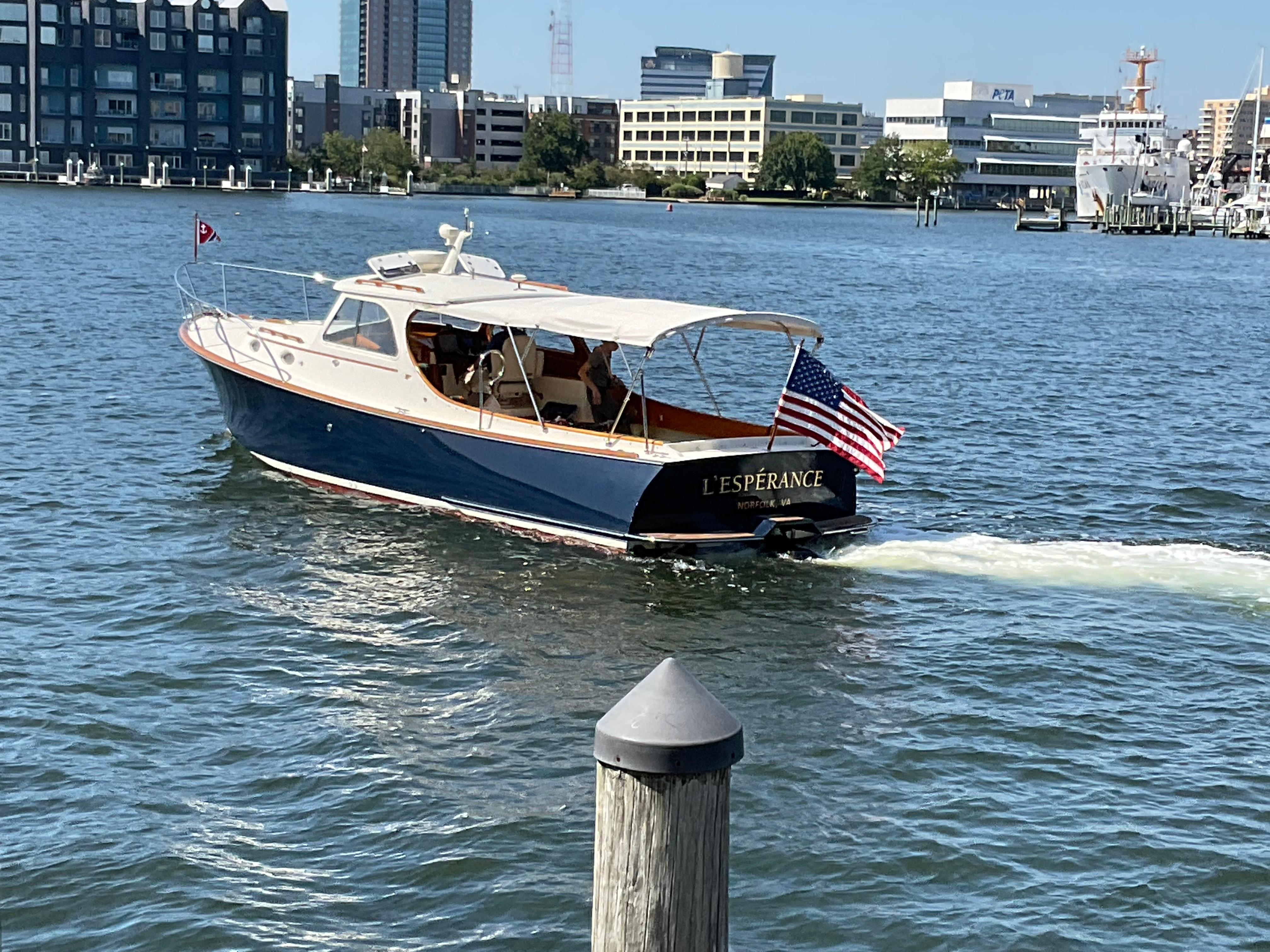 2001 Hinckley Picnic Boat 36 Classic
