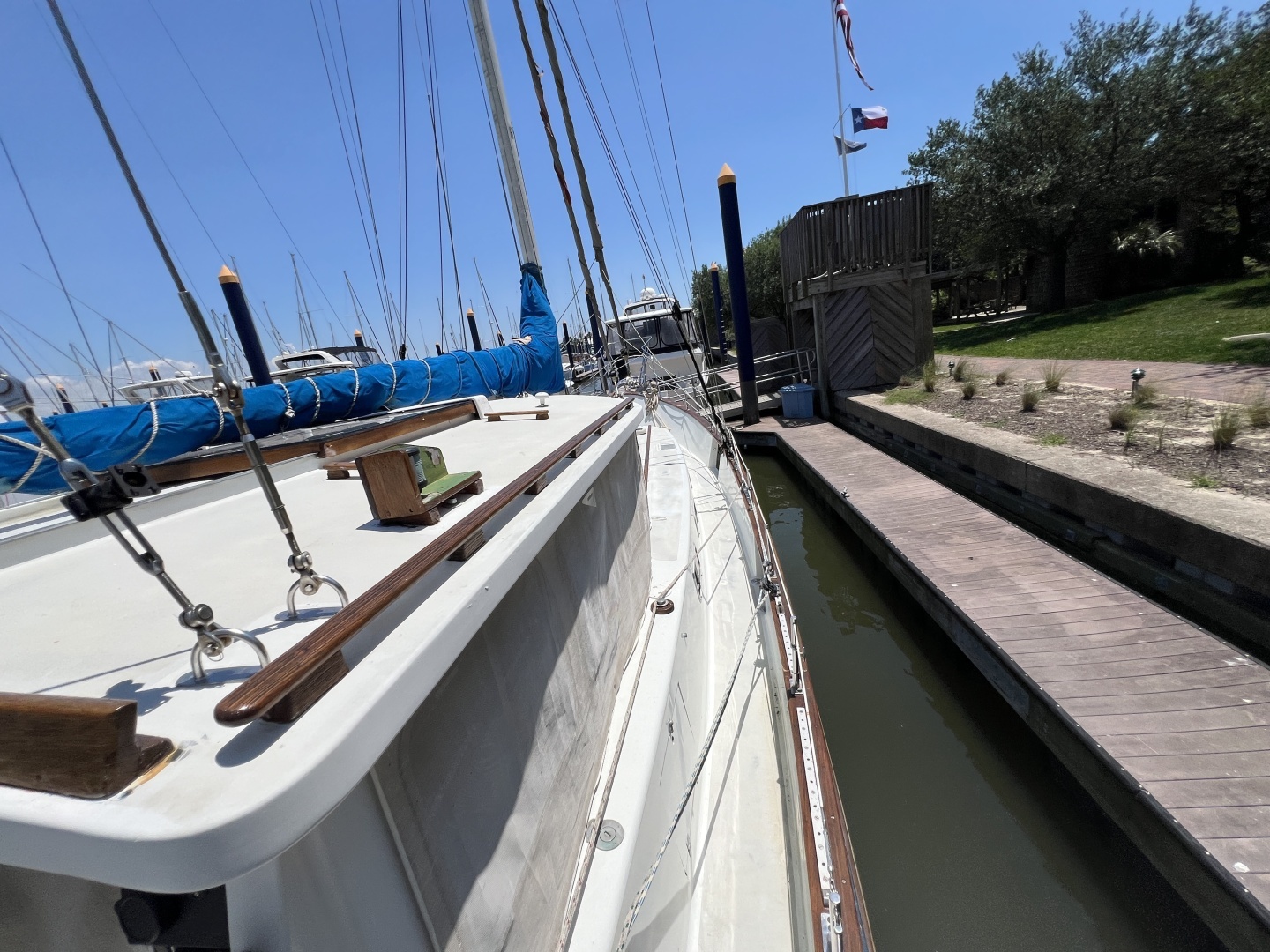 1977 Fisher 46 - Image 33