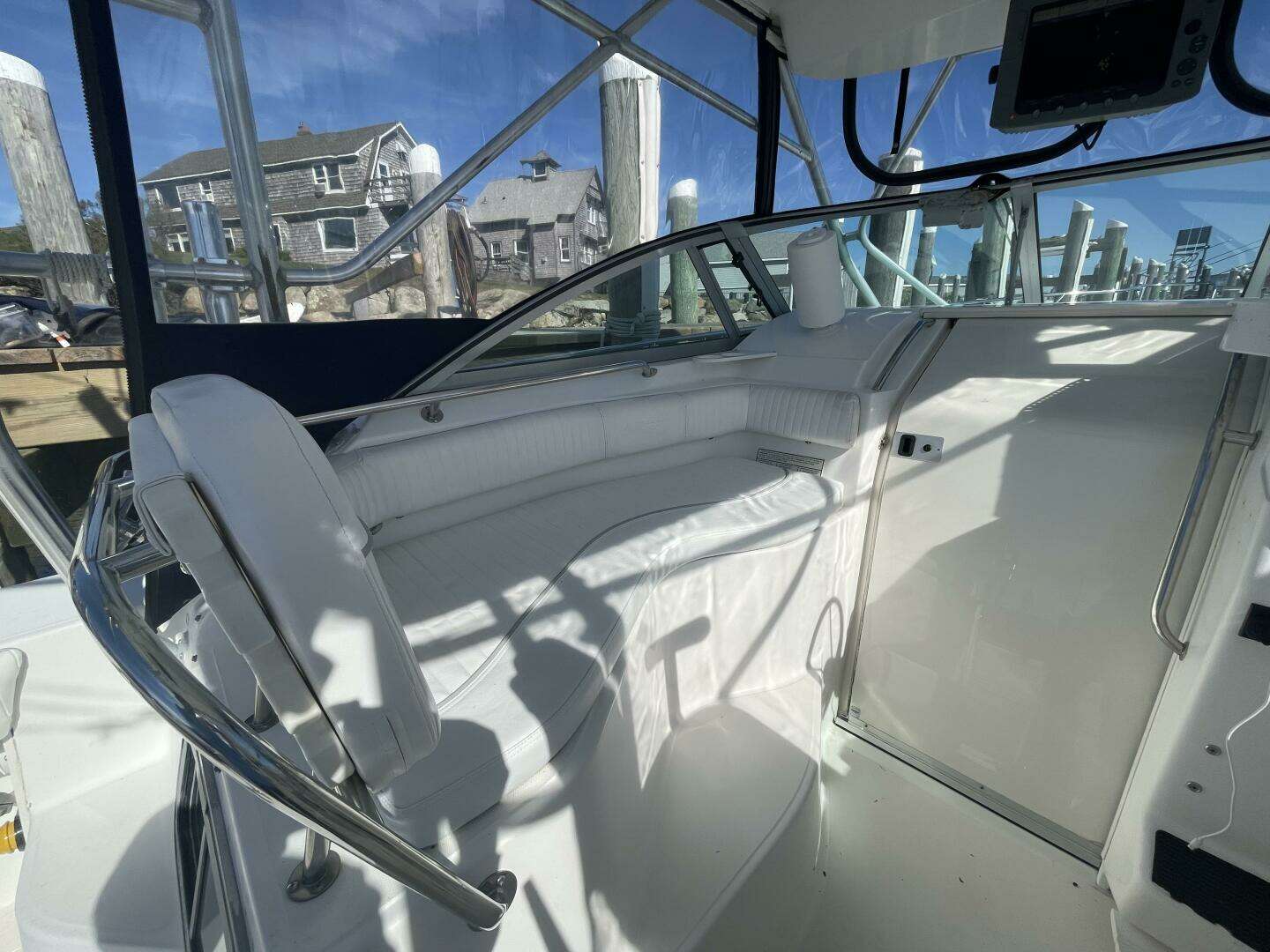 2001 Boston Whaler 285 Conquest - Image 12