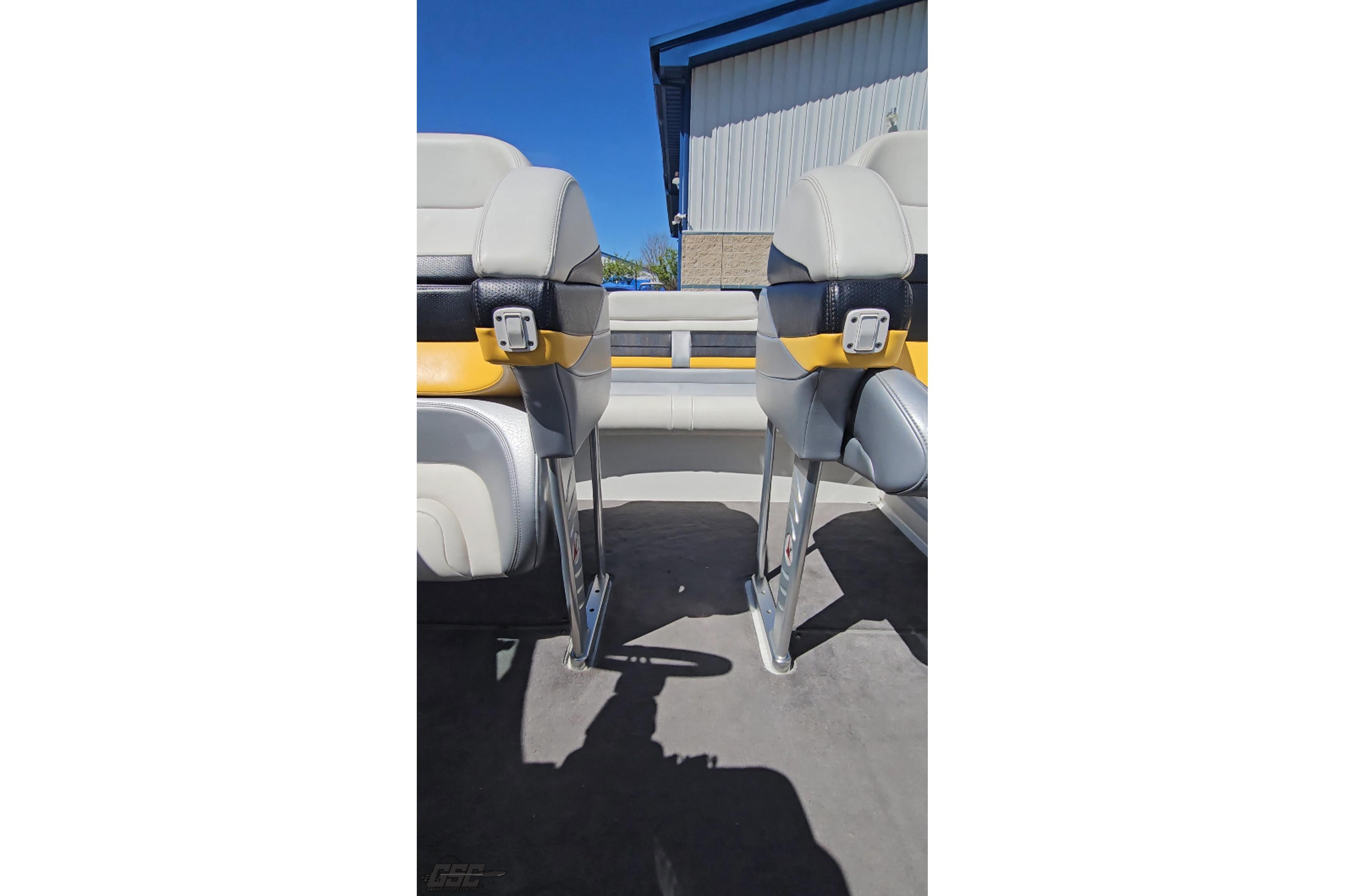 2014 Formula 292 FASTech boat interior with stylish seating and modern design.