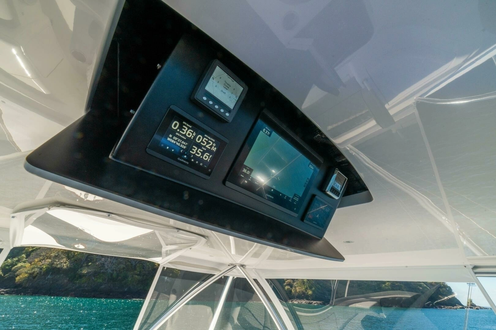 2027 Viking 64 Convertible - Image 35