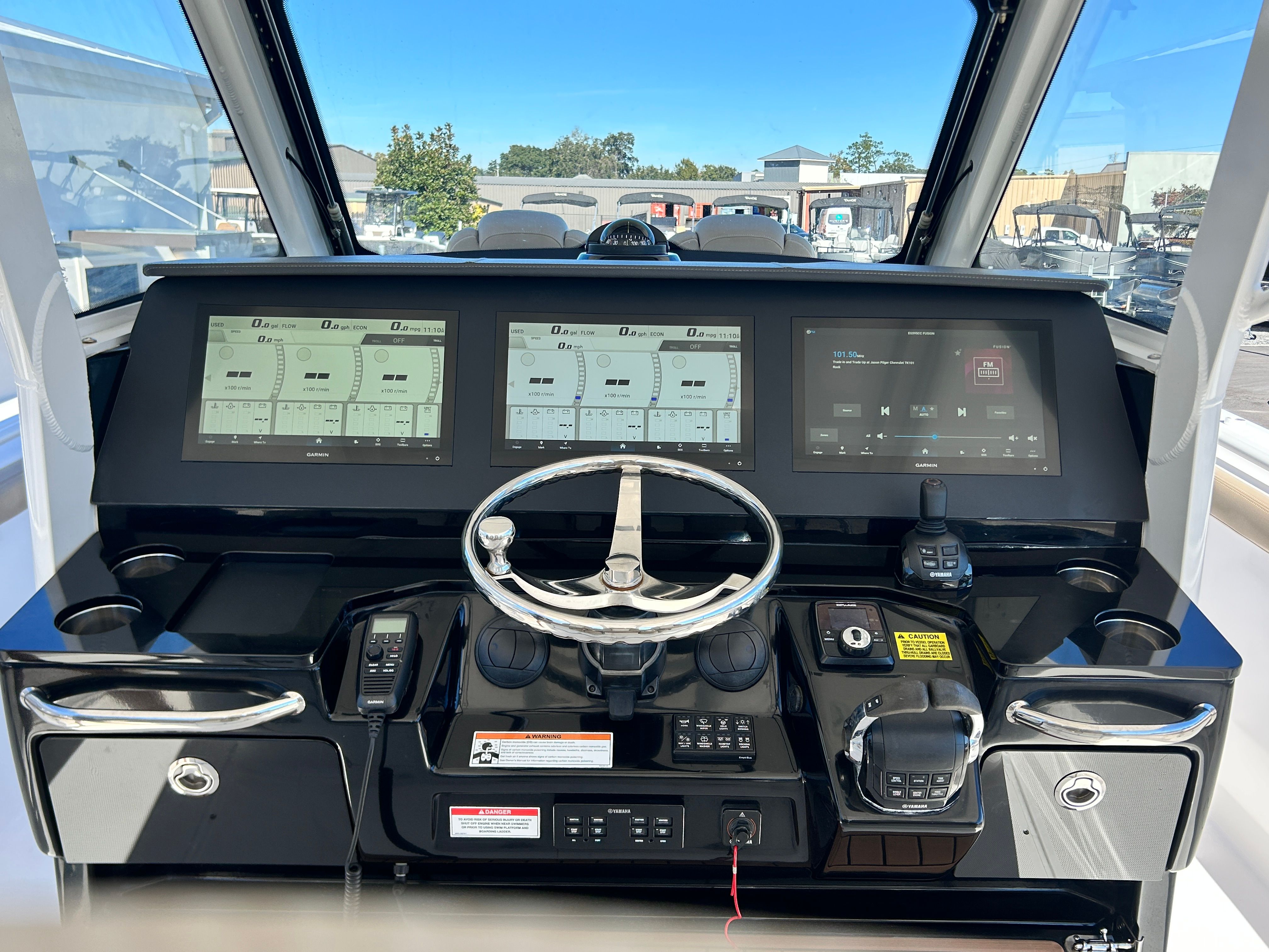 2020 Everglades 395 Center Console - 31