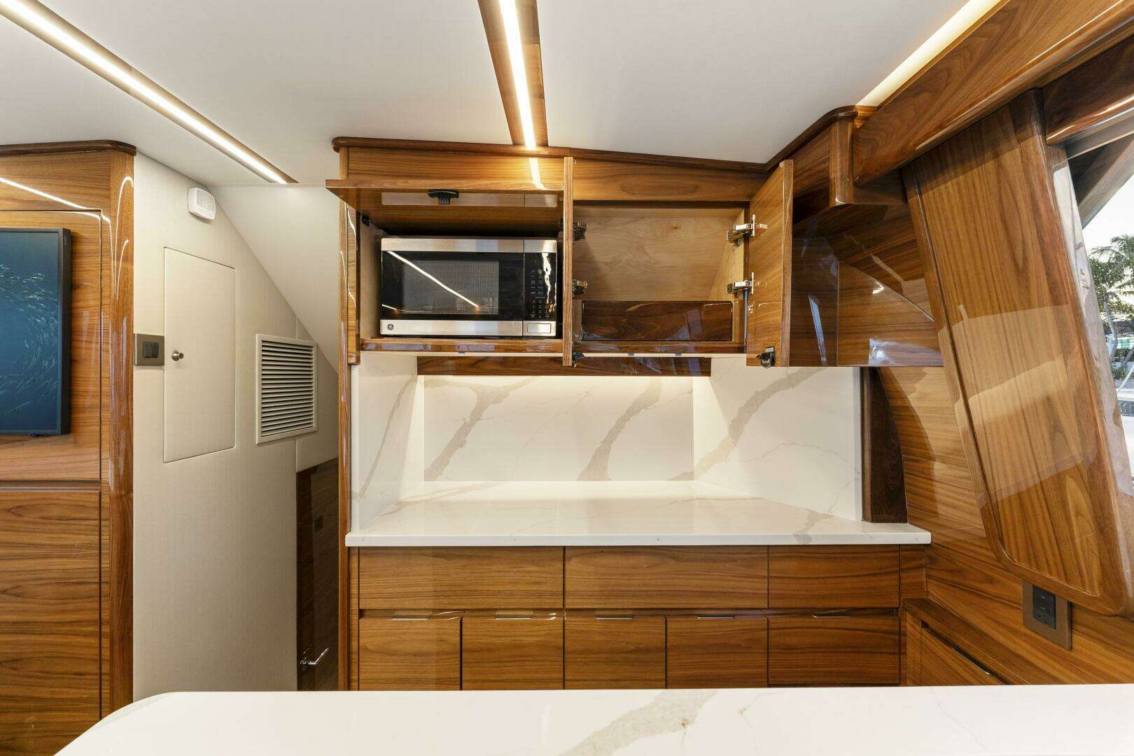 2026 Viking 50 Billfish - Image 16