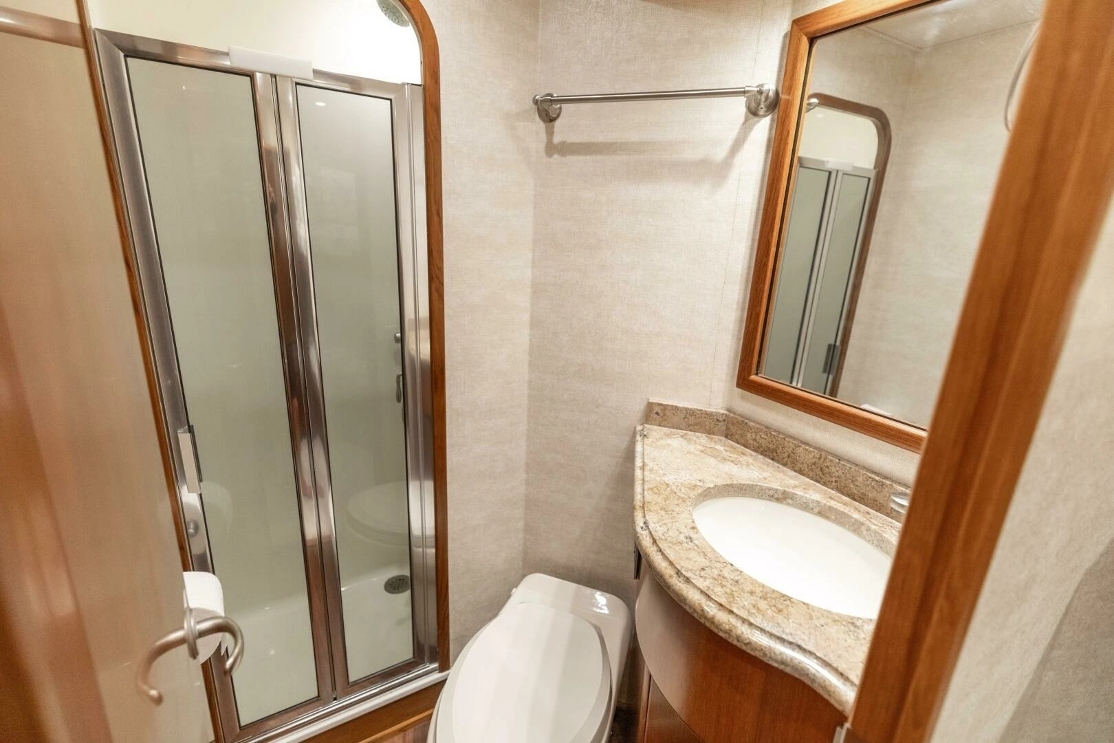 2015 Viking 70 Convertible - Image 25