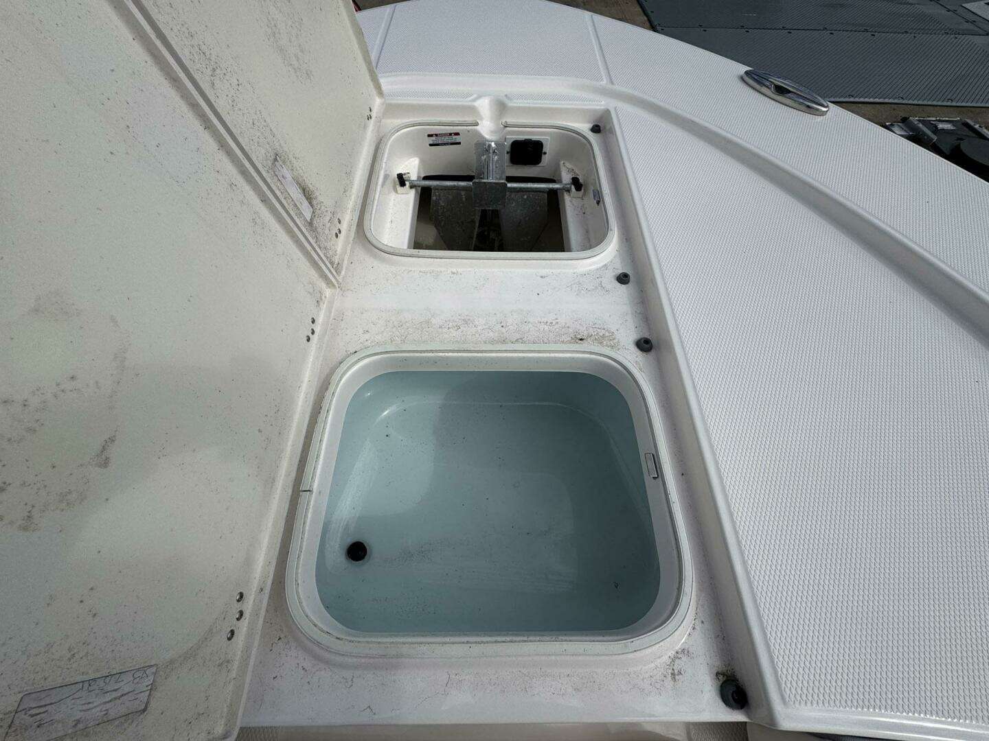 2021 Robalo 246 Cayman - Image 18
