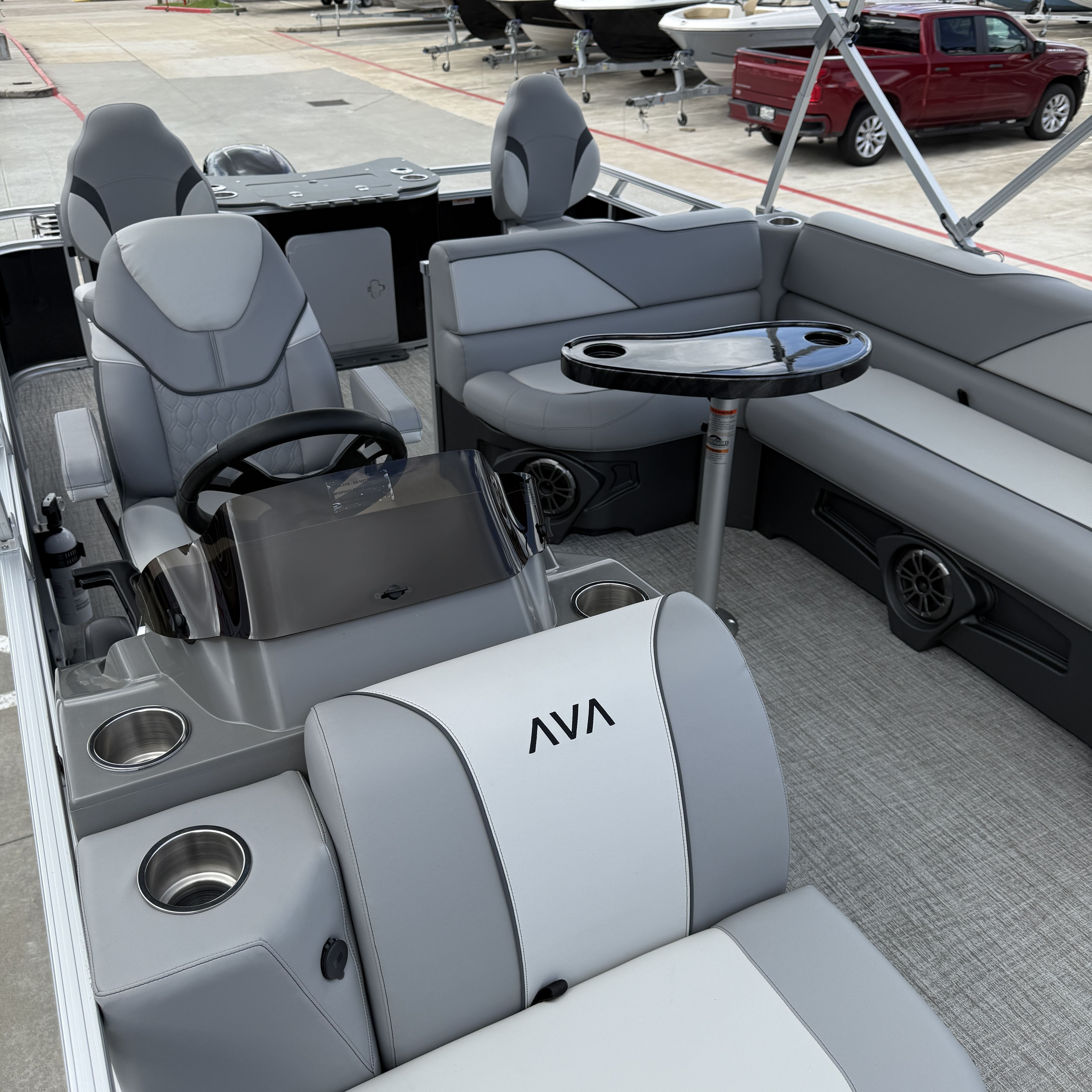 2026 Avalon Venture 85 Rear Fish - 21' - 10