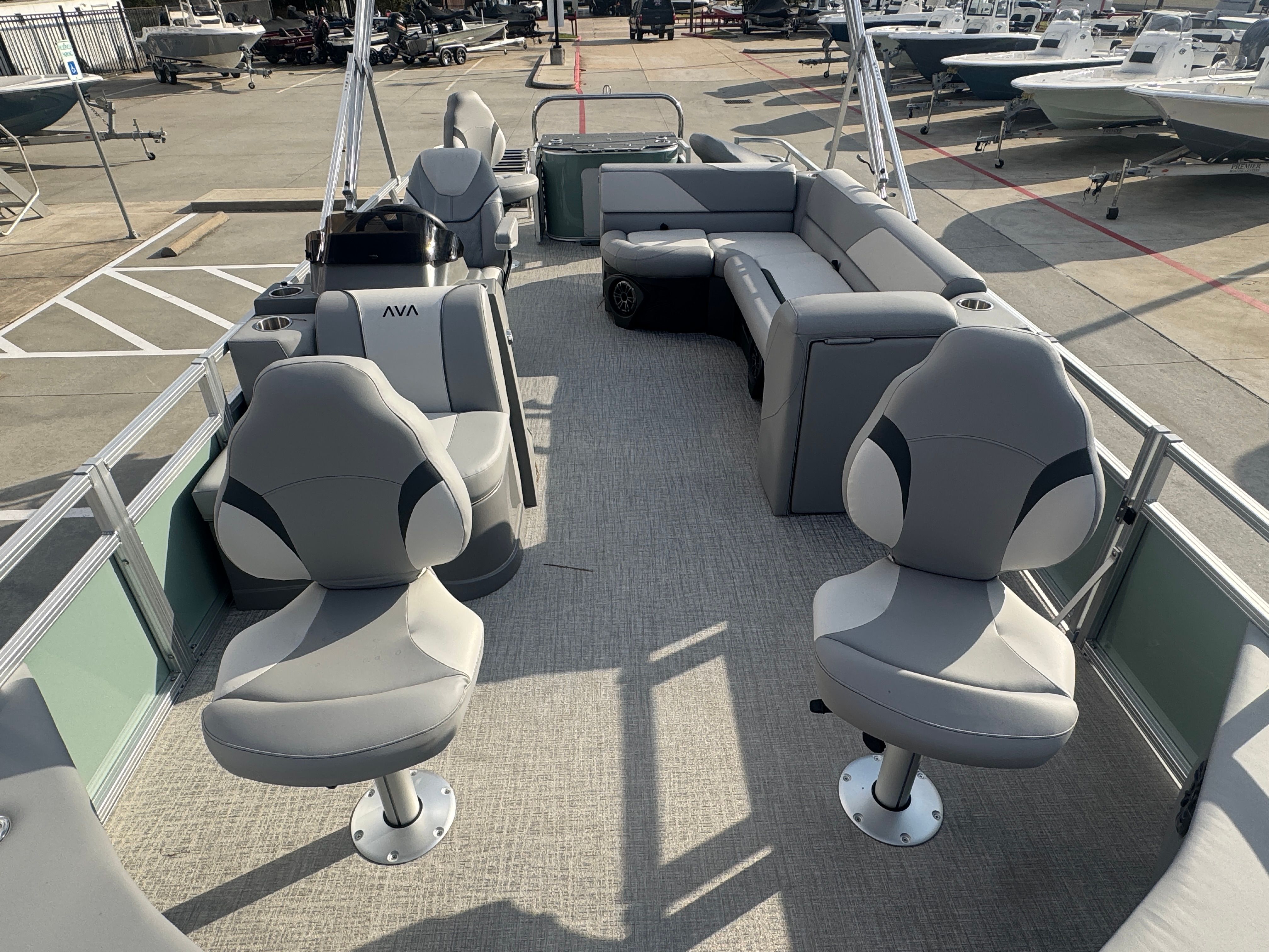 2026 Avalon Venture 85 Quad Fish - 21' - 26