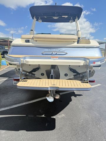 2026 Chris-Craft Bowrider Sportster WALKTHROUGH WINDSHIELD LUXURY B - 40