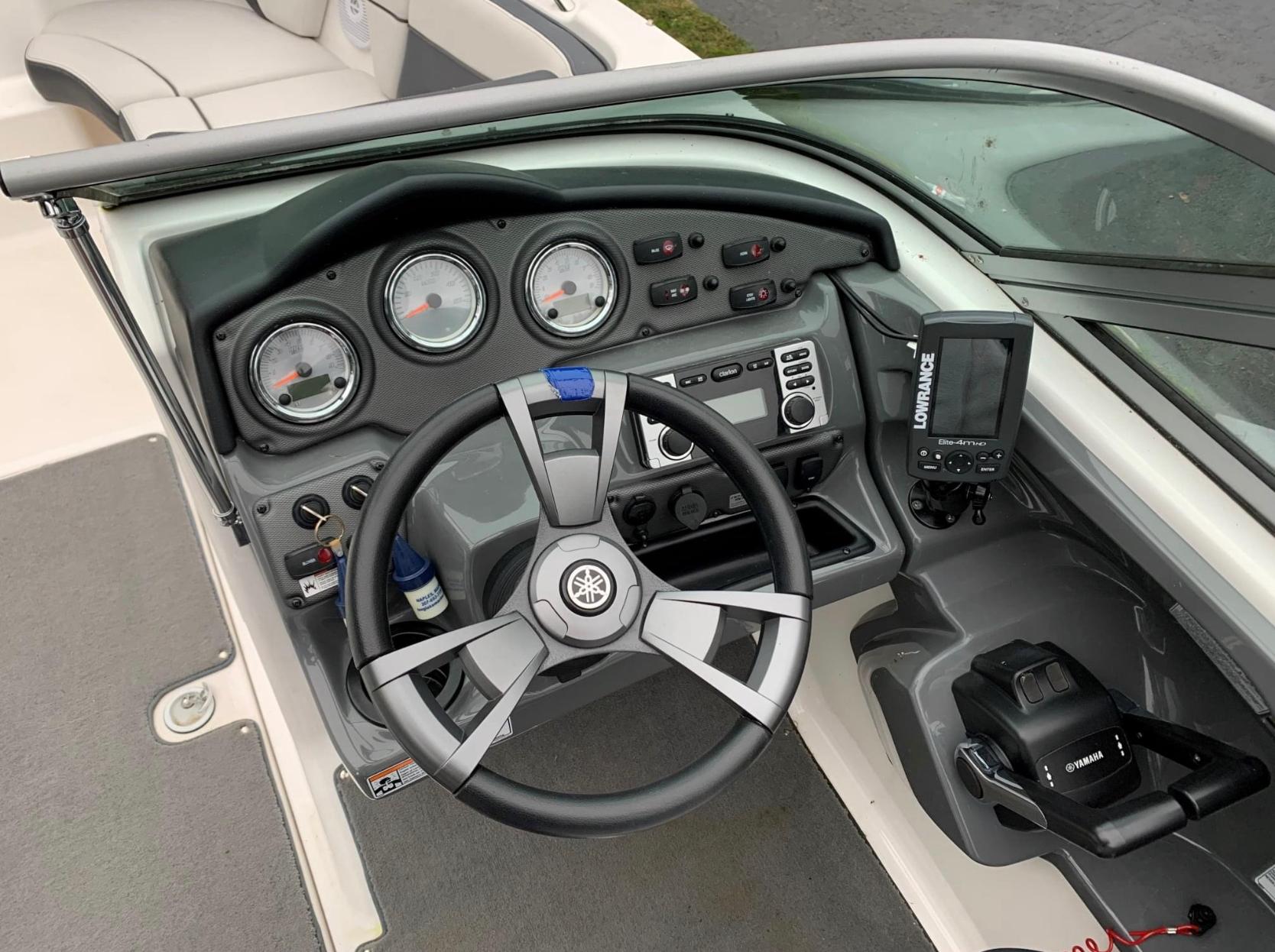 2015 Yamaha Boats SX210 - 3