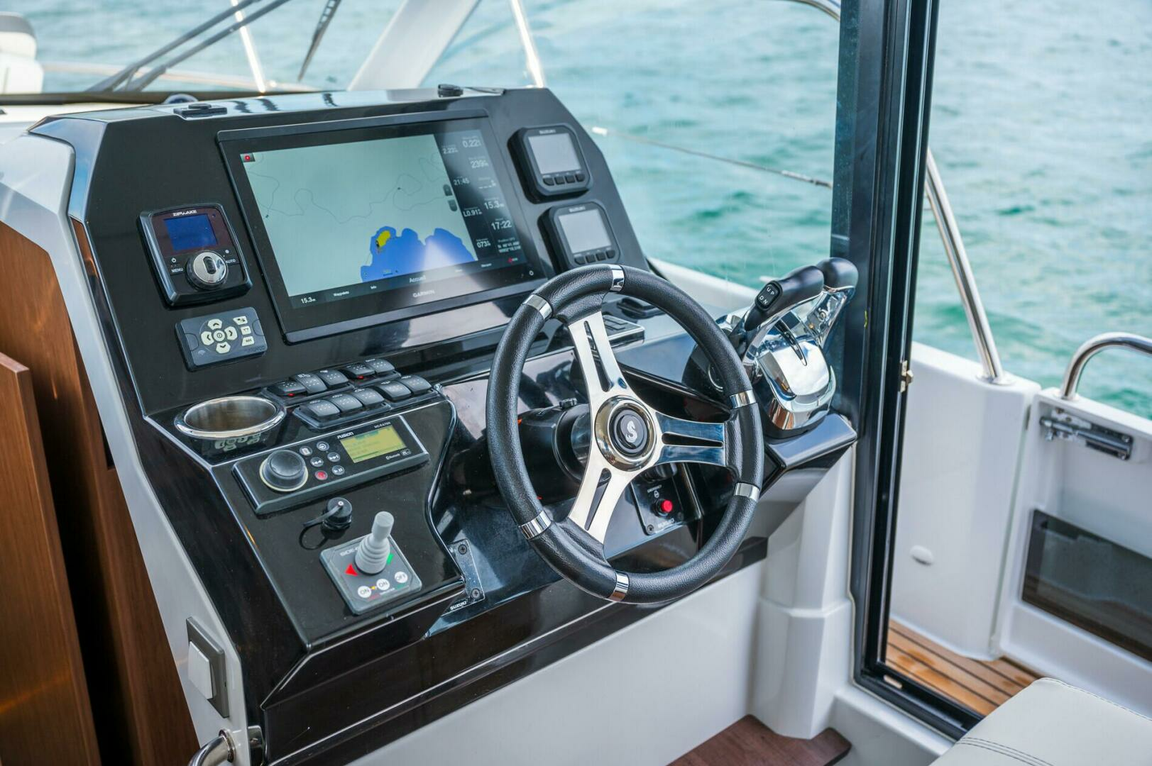 2025 Beneteau Antares 11 Fly - Image 10