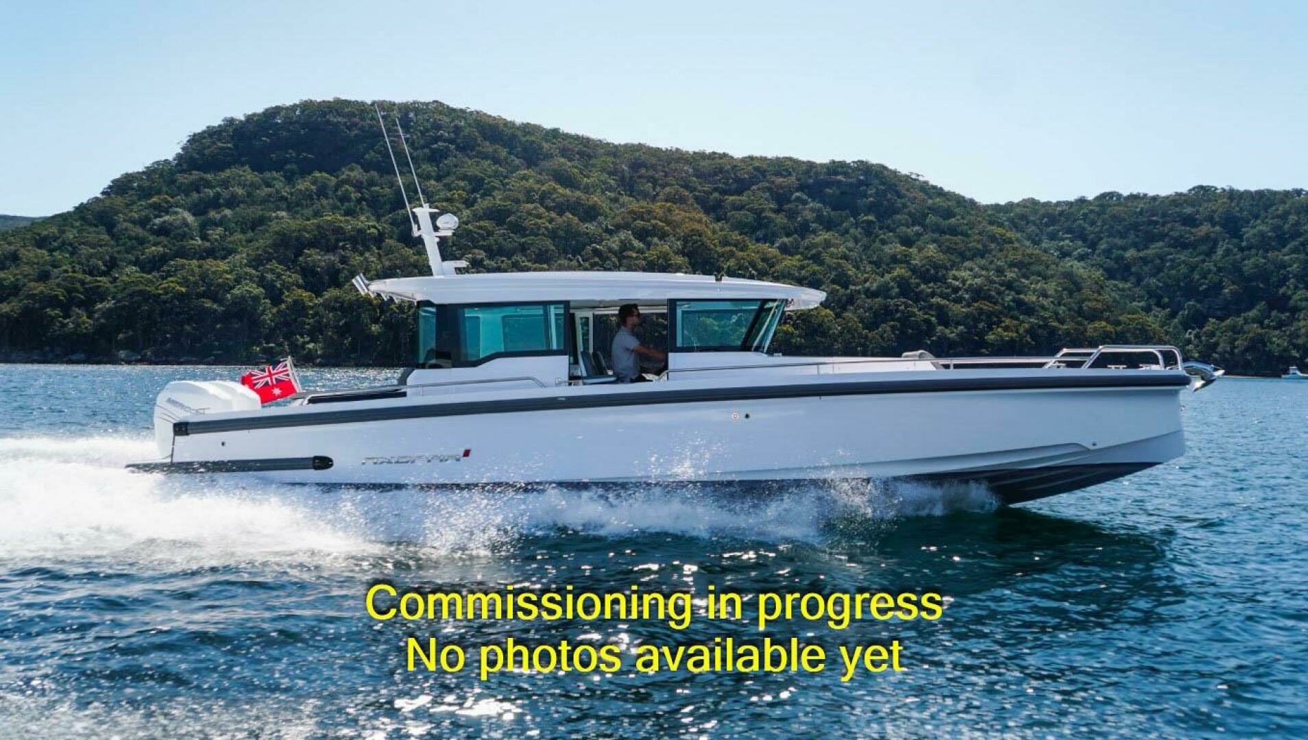 2024 Axopar 37XC CROSS CABIN - Image 3