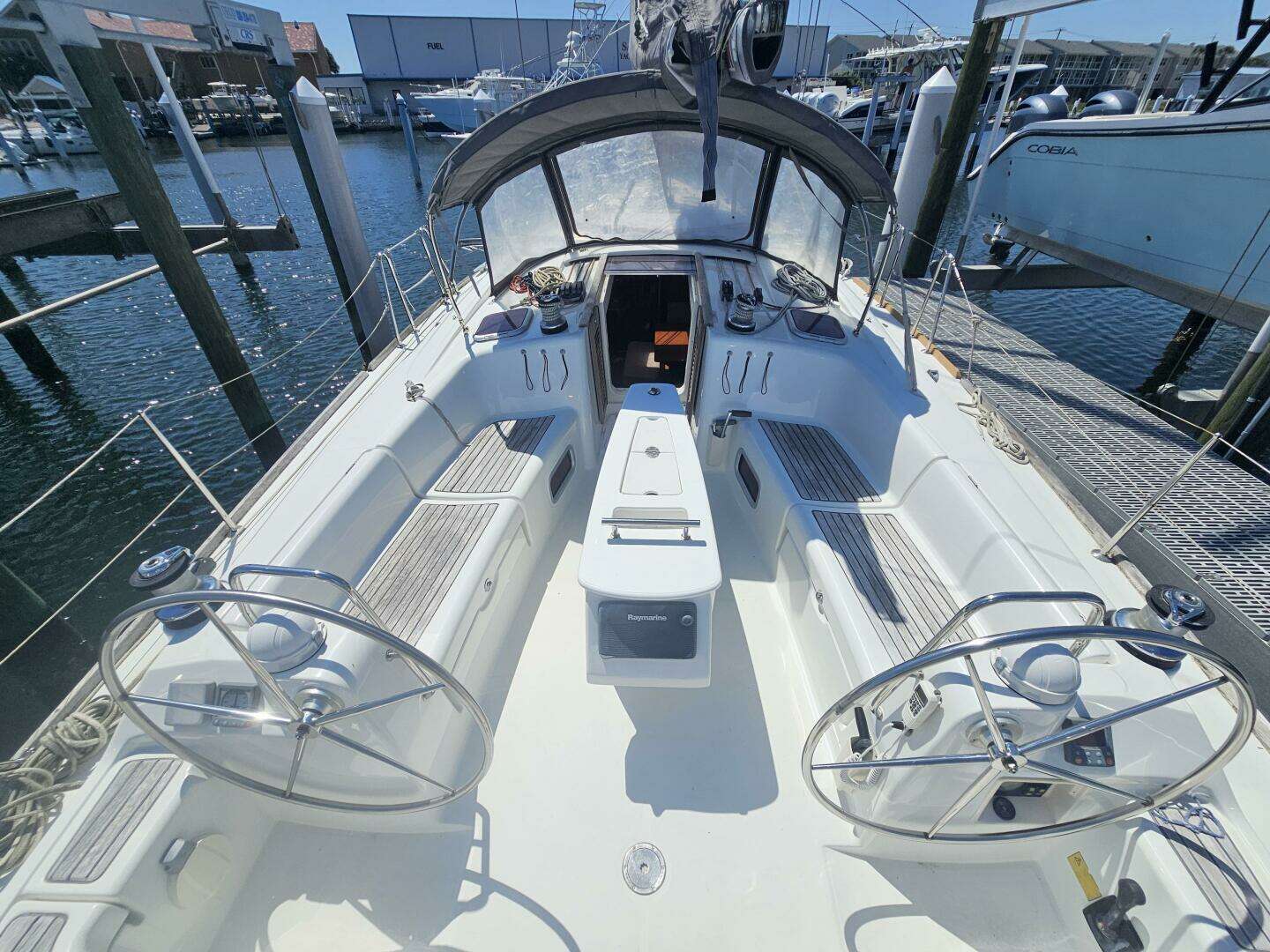 2009 Beneteau Cyclades 43.3 - Image 9