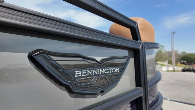 2025 Bennington M Swingback 24 MSB - 9