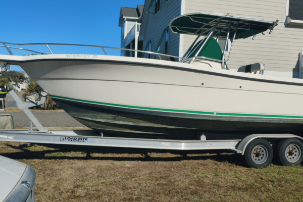 2001 Pursuit 2670 Cuddy Console