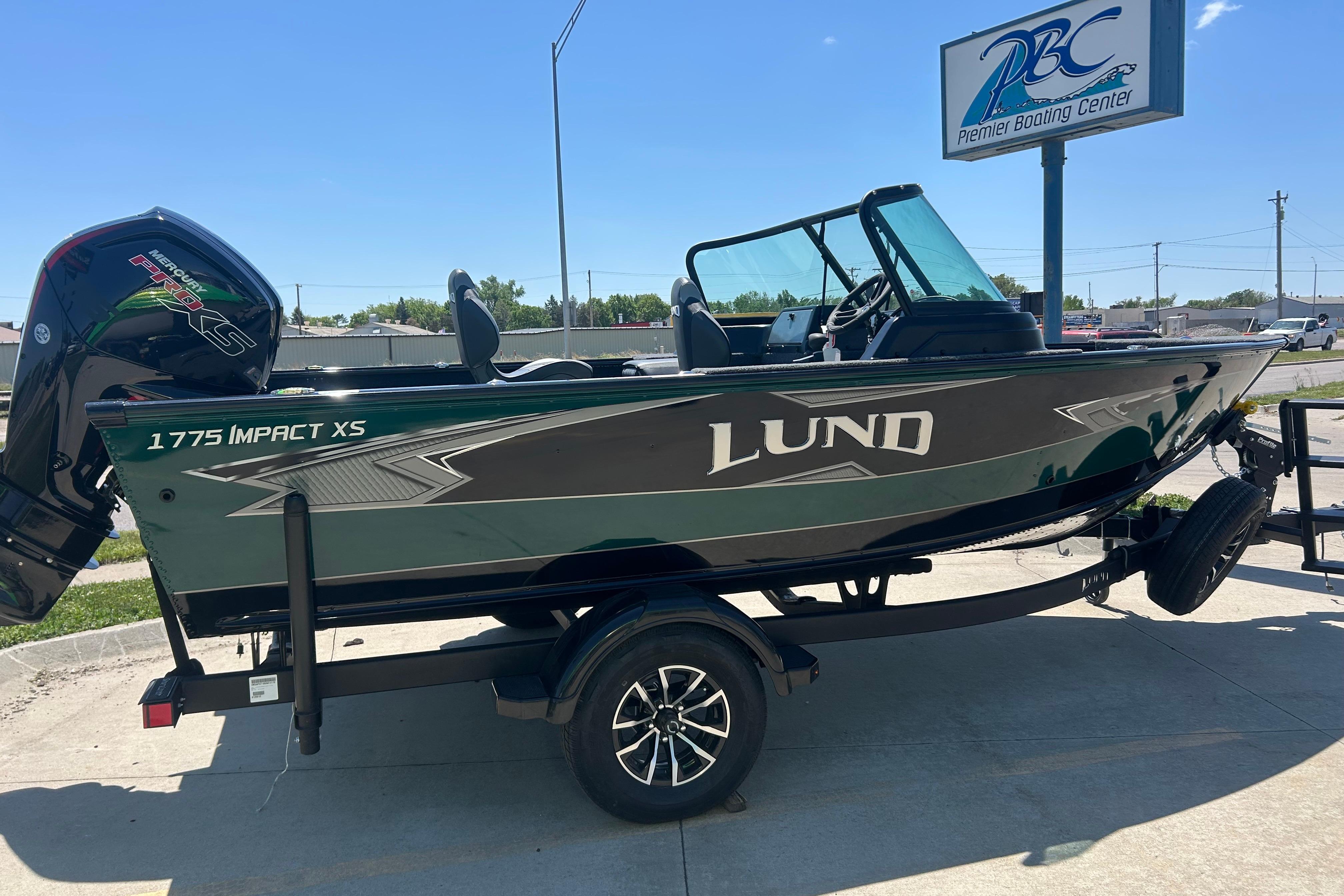 2026 Lund 1775 Impact XS Sport