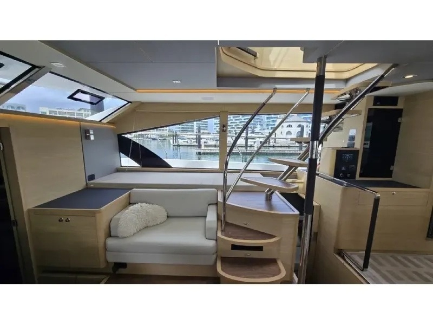 2025 Aquila 54 YACHT - Image 38