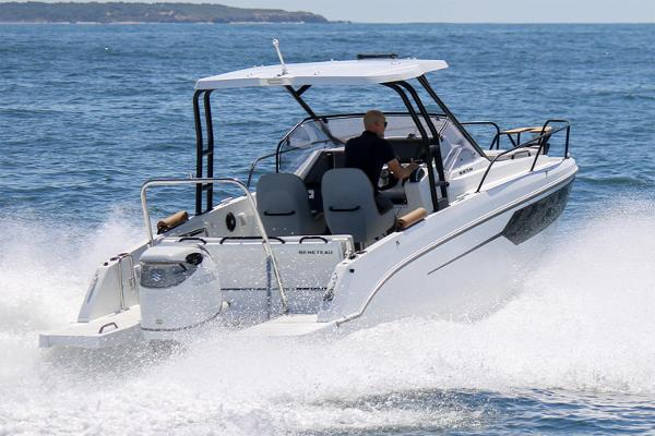 Manufacturer Provided Image: 2026 Beneteau Flyer 8 SUNdeck cruising on open water, showcasing sleek design and performance.