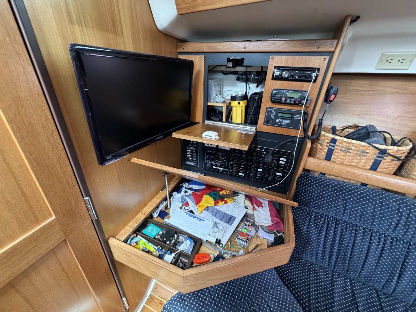 2004 Catalina Catalina 350 - Image 47