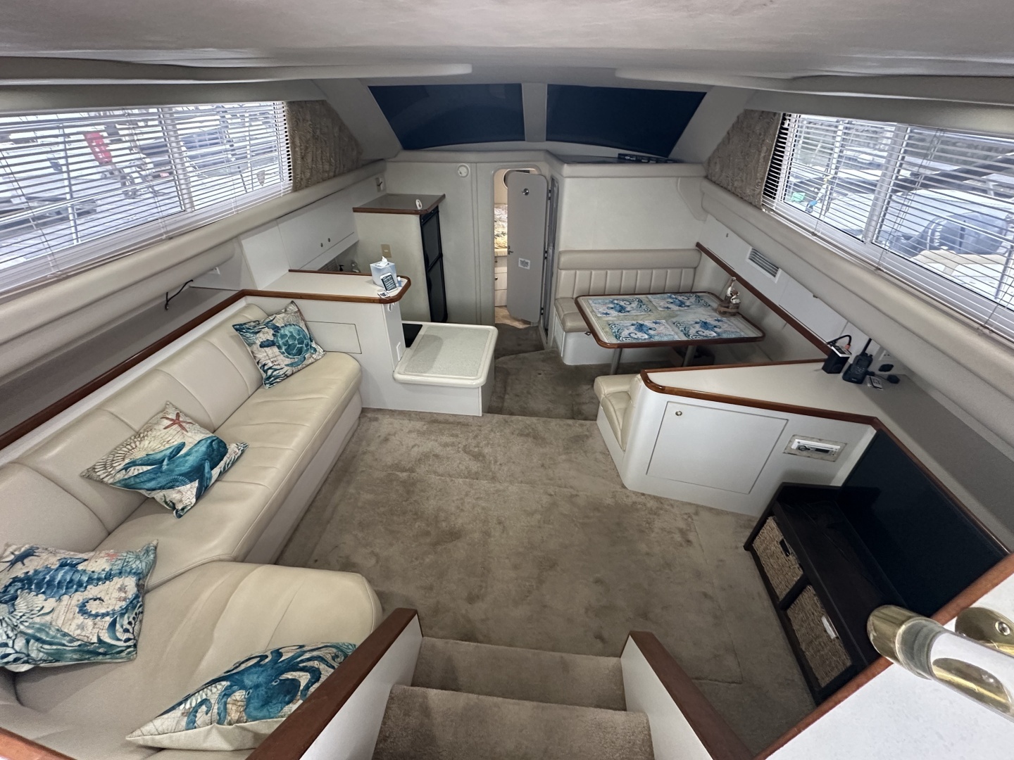 1998 Cruisers Yachts 3650 Aft Cabin - Image 27