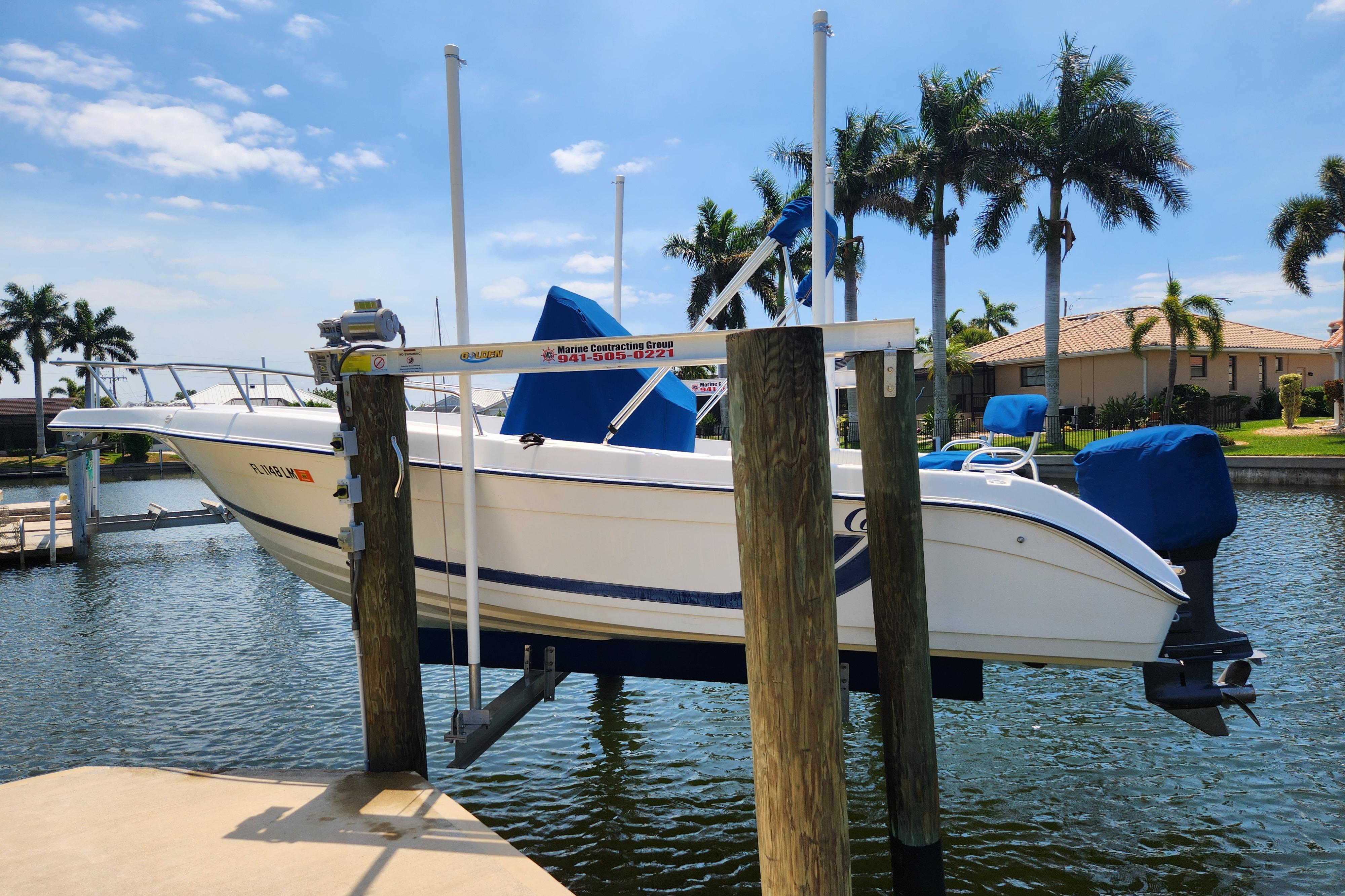 2001 Cobia 234 Center Console