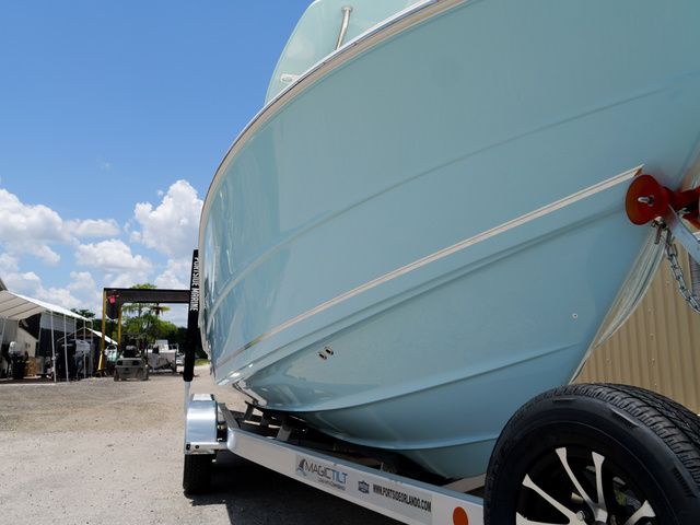 2027 Bulls Bay 230 Center Console - 60