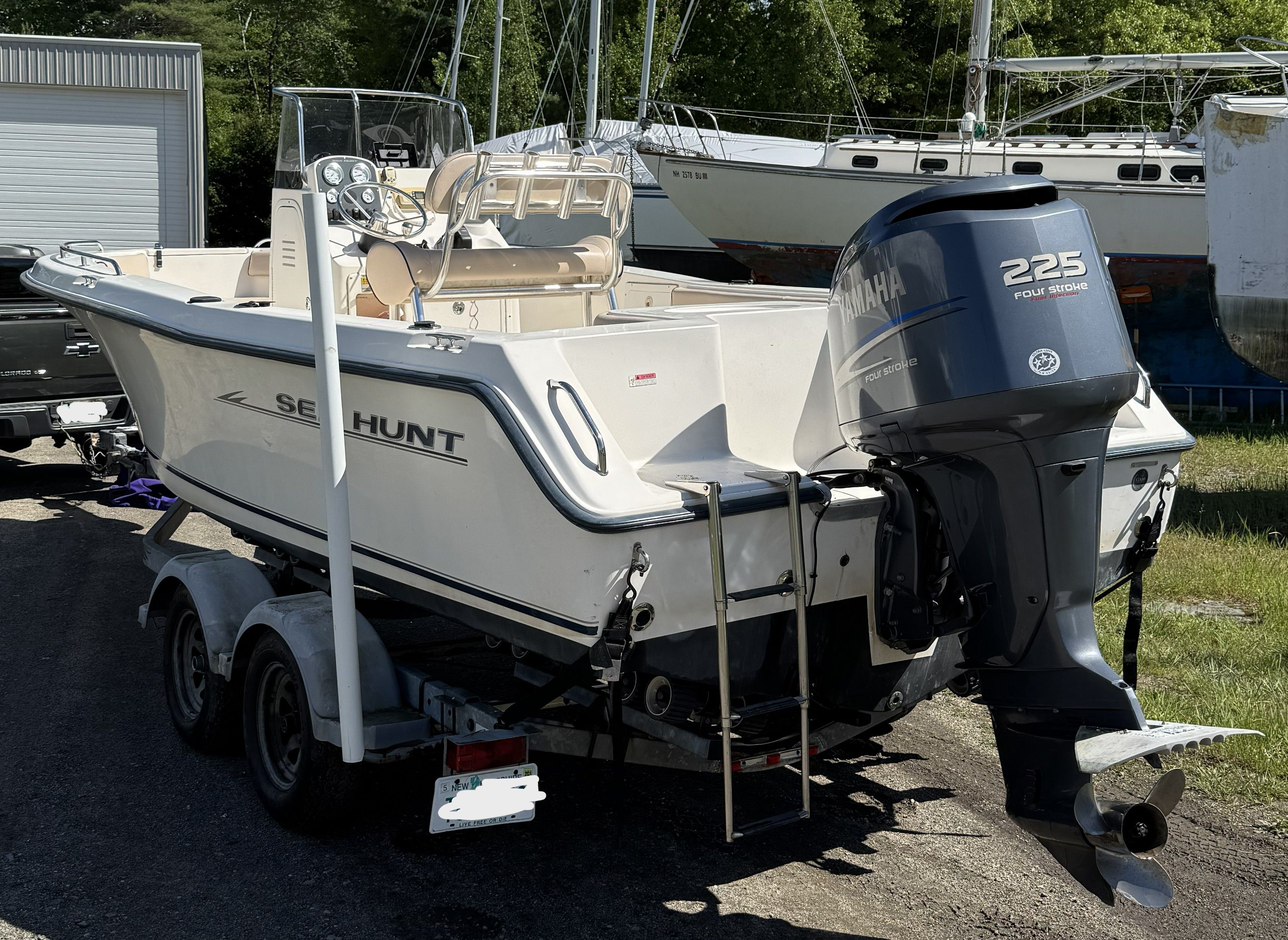 2004 Sea Hunt Triton boat with Yamaha 225 outboard motor.