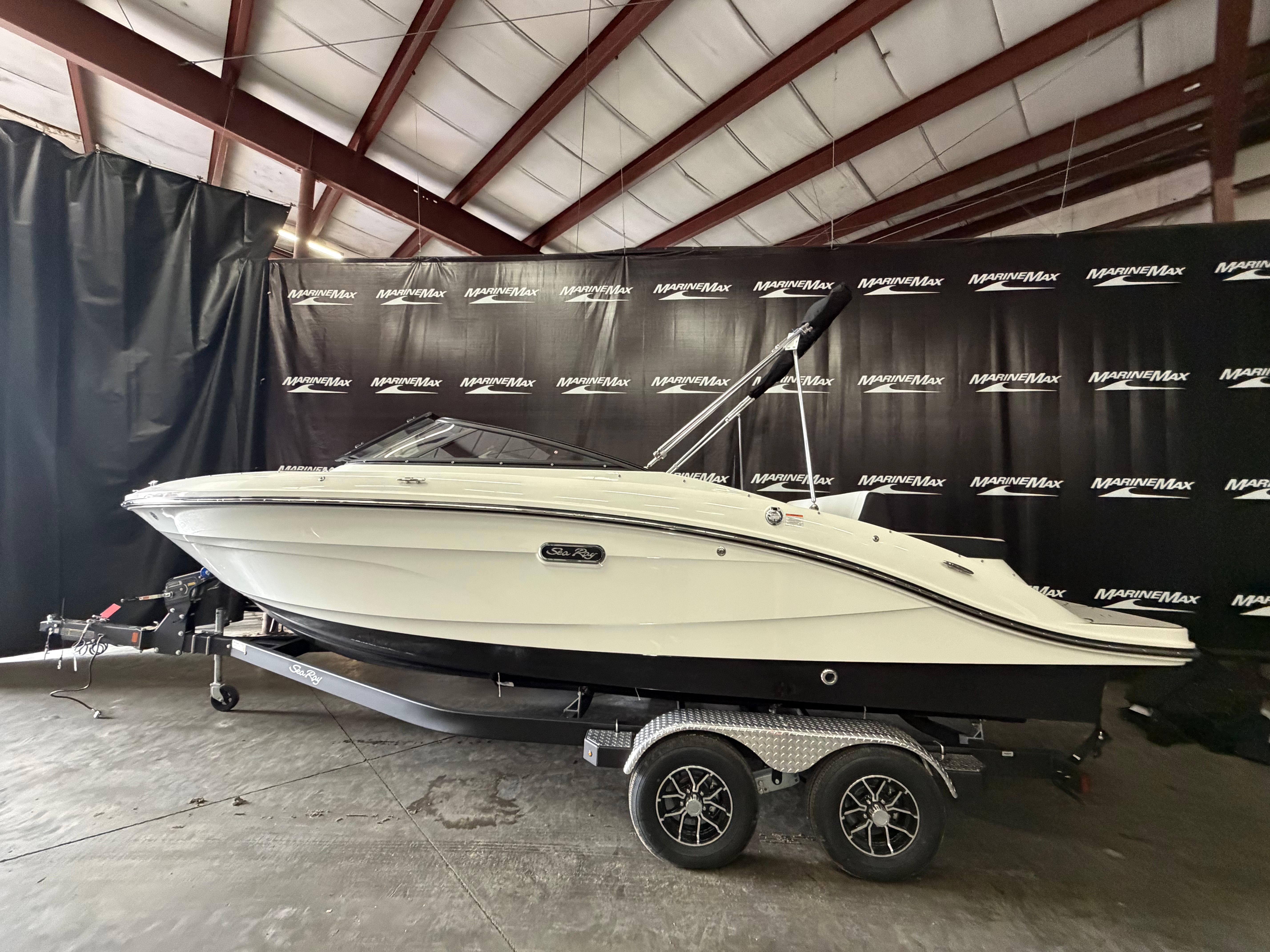 2026 Sea Ray SPX 210
