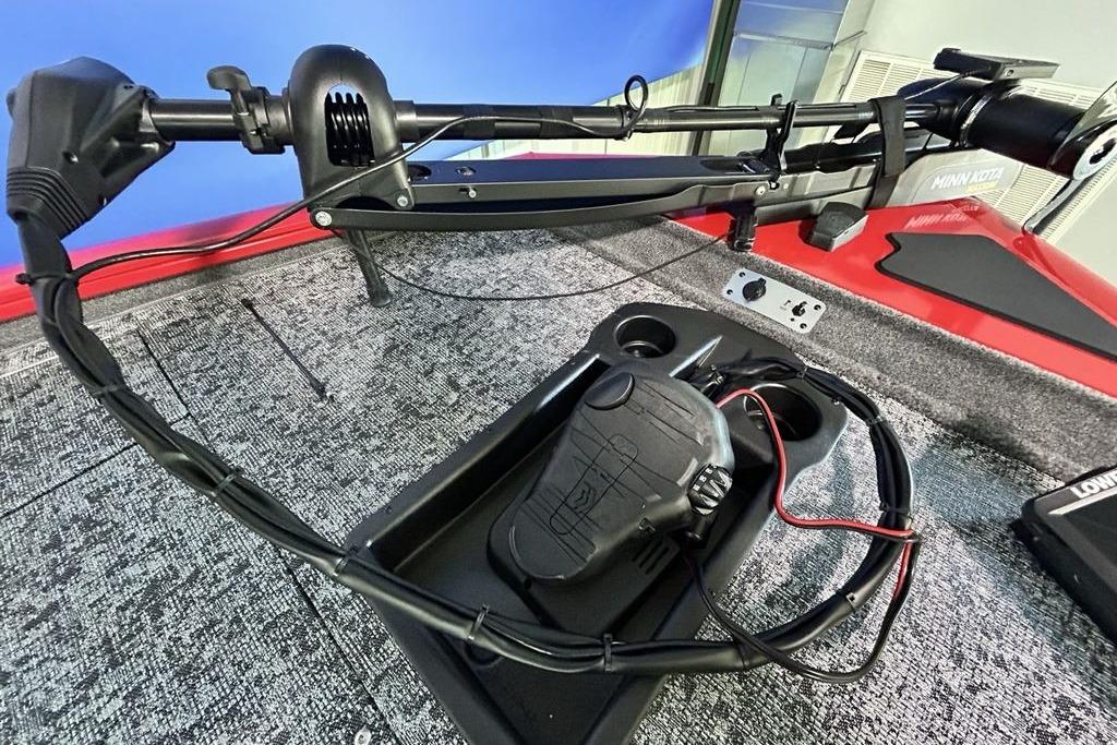 Trolling motor setup on 2026 Tracker Pro Team 195 boat deck.