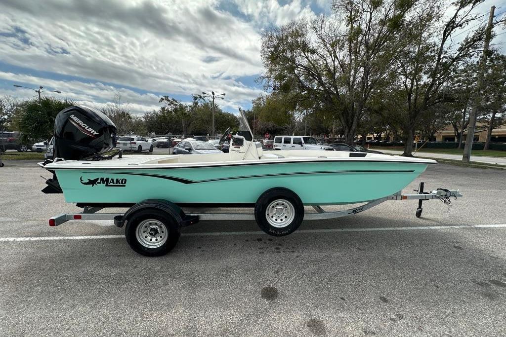 2026 Mako Pro Skiff 17 CC