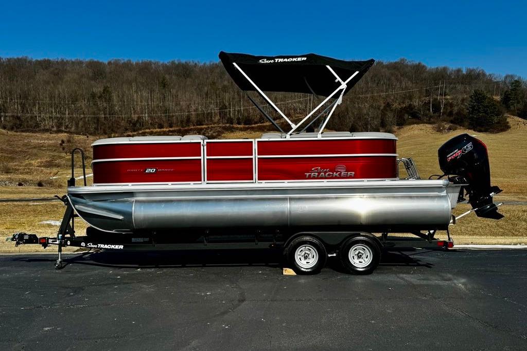 2026 Sun Tracker Party Barge 20 DLX
