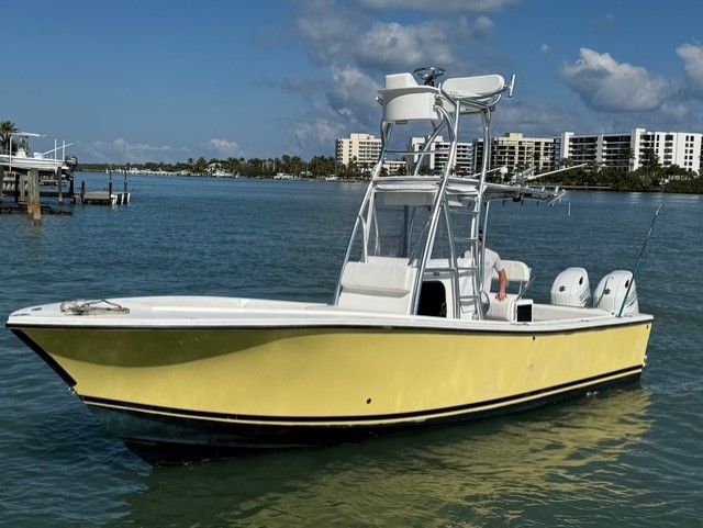2004 Regulator 26 Center Console
